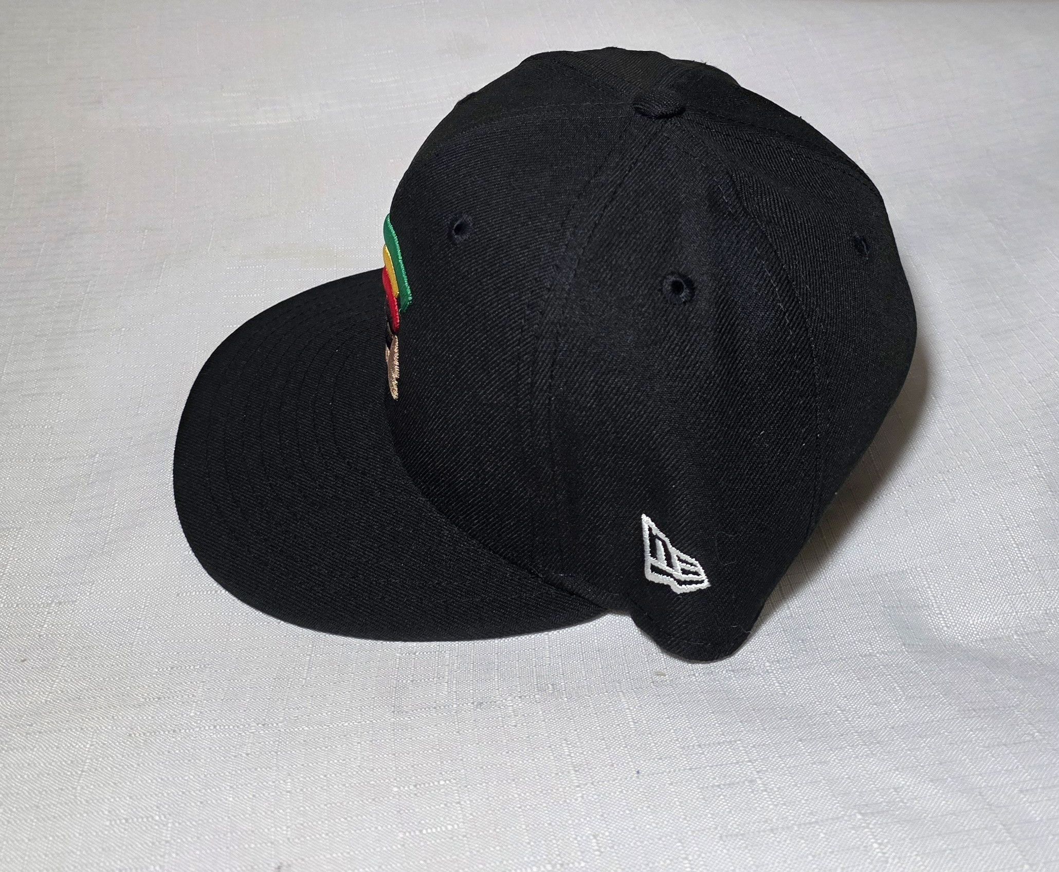 New Era Fitted X New Era Hawaii Black UH Manoa Mua 9fifty SnapBack Size ONE SIZE - 2 Thumbnail