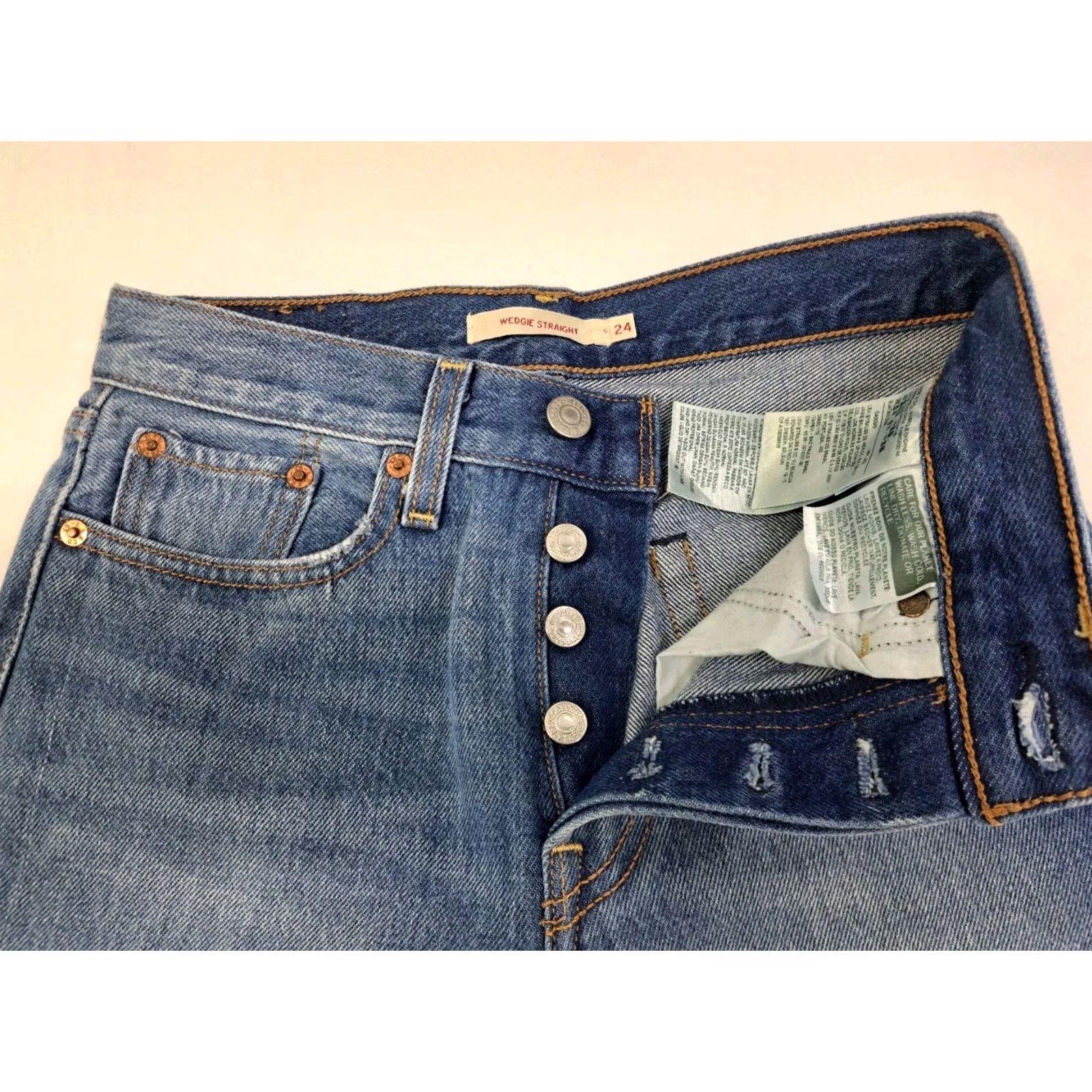 Levi's Levi's Premium Wedgie Straight Jeans Blue 24 Button Fly 5-Pocket Regular Inseam 26 Women Jeans Men Womens Size 42" / US 20 - 3 Thumbnail