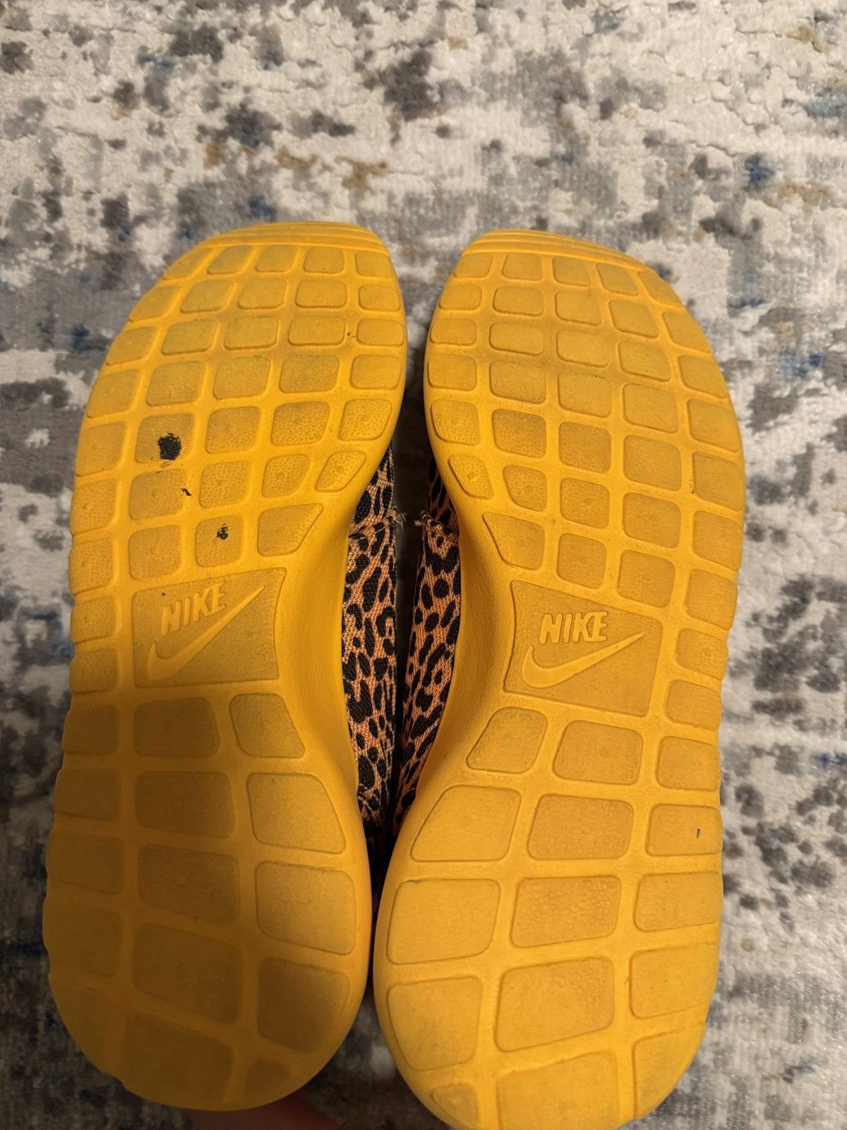 Nike Nike Roshe Run ‘Orange Leopard’ Size US 10 / EU 43 - 5 Thumbnail