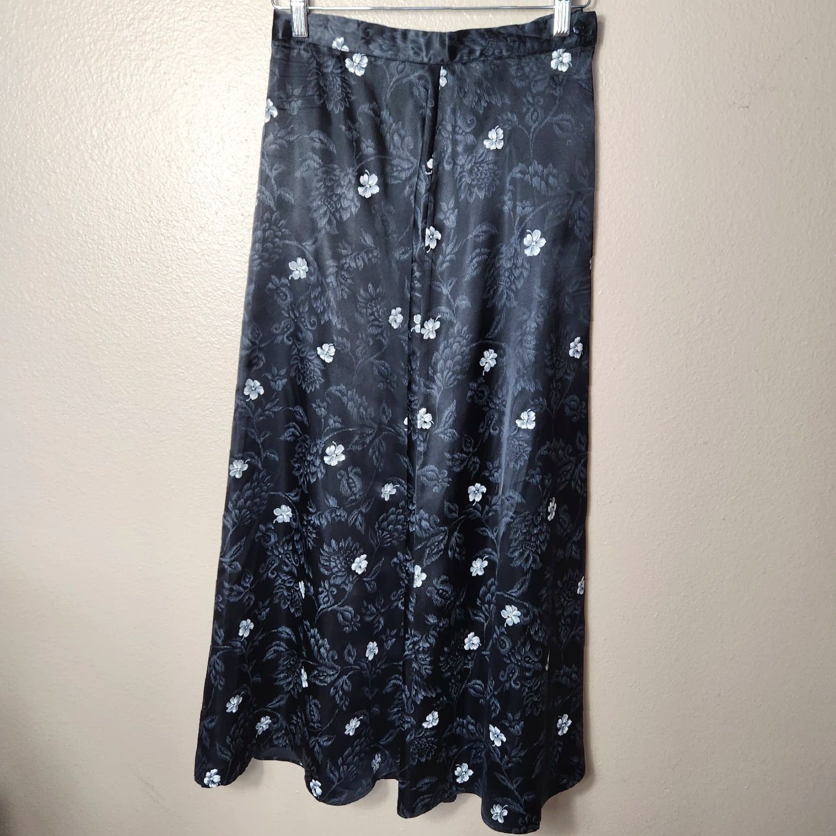 Vintage VINTAGE 35th & 10th Satin Floral Maxi Skirt Size 9 Black Women Long Maxi with Zip Size 30" / US 8 / IT 44 - 3 Thumbnail