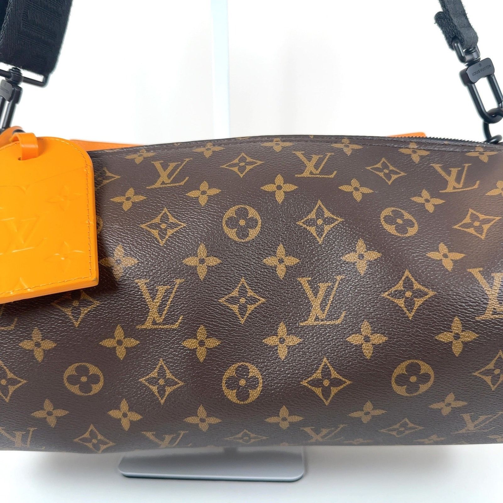 Louis Vuitton Louis Vuitton Monogram Soft Polochon MM Bag Size ONE SIZE - 4 Thumbnail