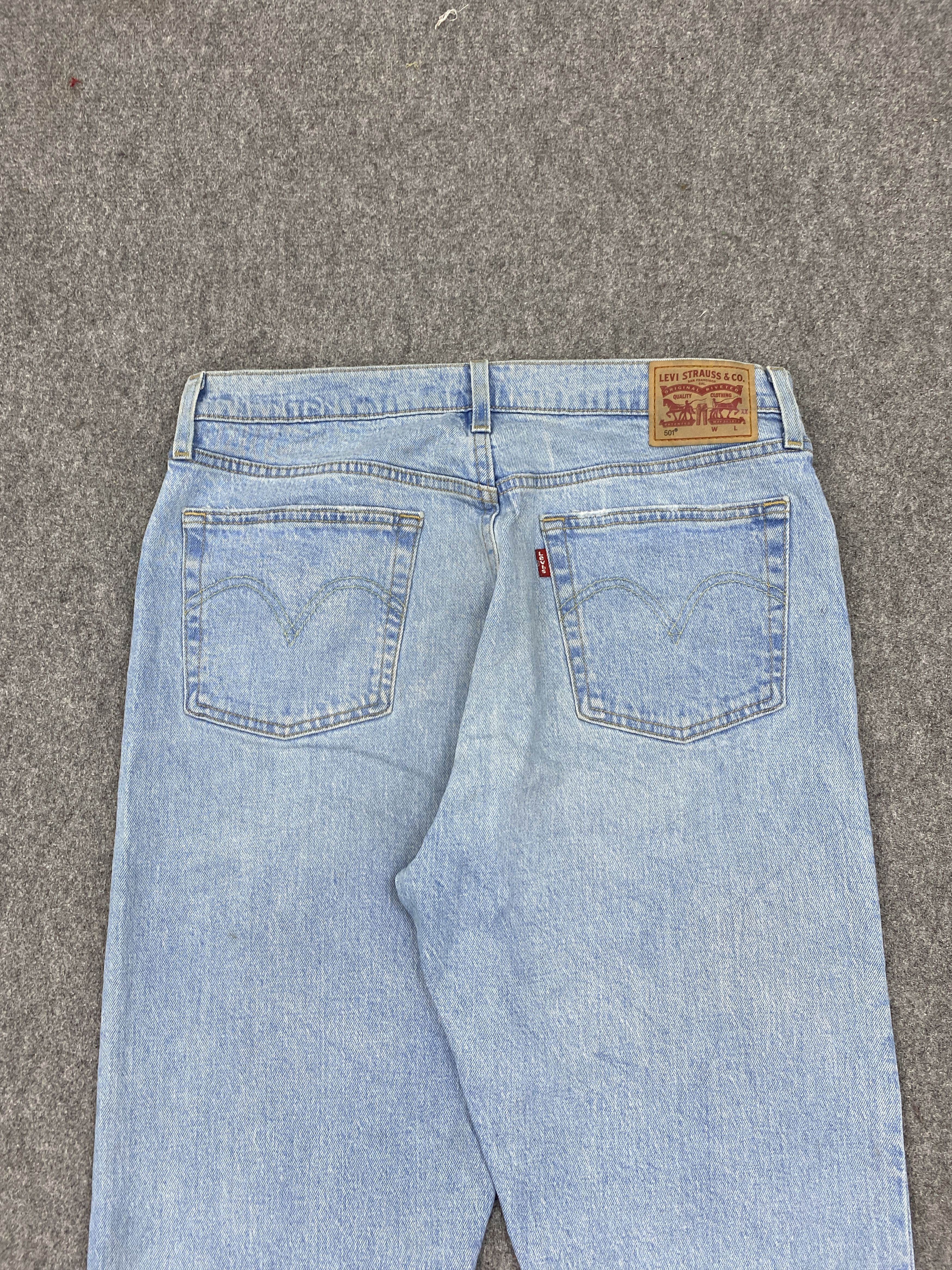 Levi's Vintage Levis 501 Light Wash Blue Jeans DP2755 Size US 32 / EU 48 - 4 Thumbnail