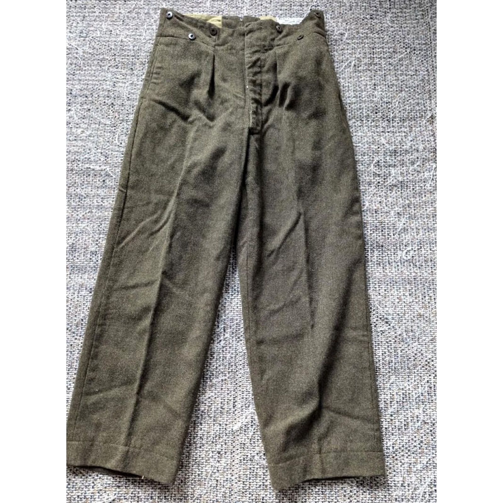 Vintage VINTAGE Miller & Gabbe Limited Army pants 32x30 Wool Green Men 1957 Canada CADET WWII Military Pants Mens Green Wool 32x30 Canada 1957 Size US 32 / EU 48 - 2 Thumbnail