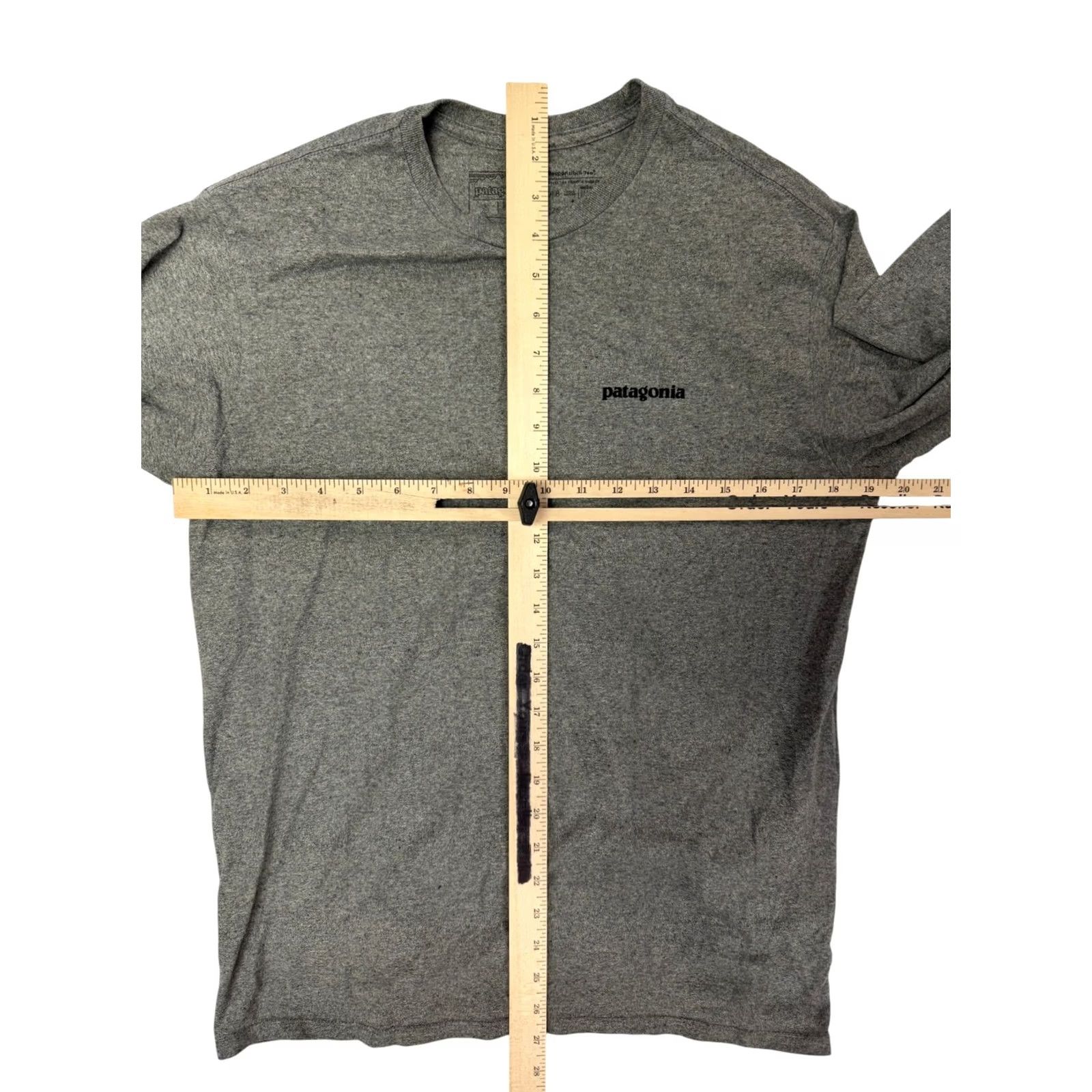 Patagonia Patagonia Men's S T-Shirt Long Sleeve P-6 Logo Responsibili-Tee Gray Size US S / EU 44-46 / 1 - 3 Thumbnail