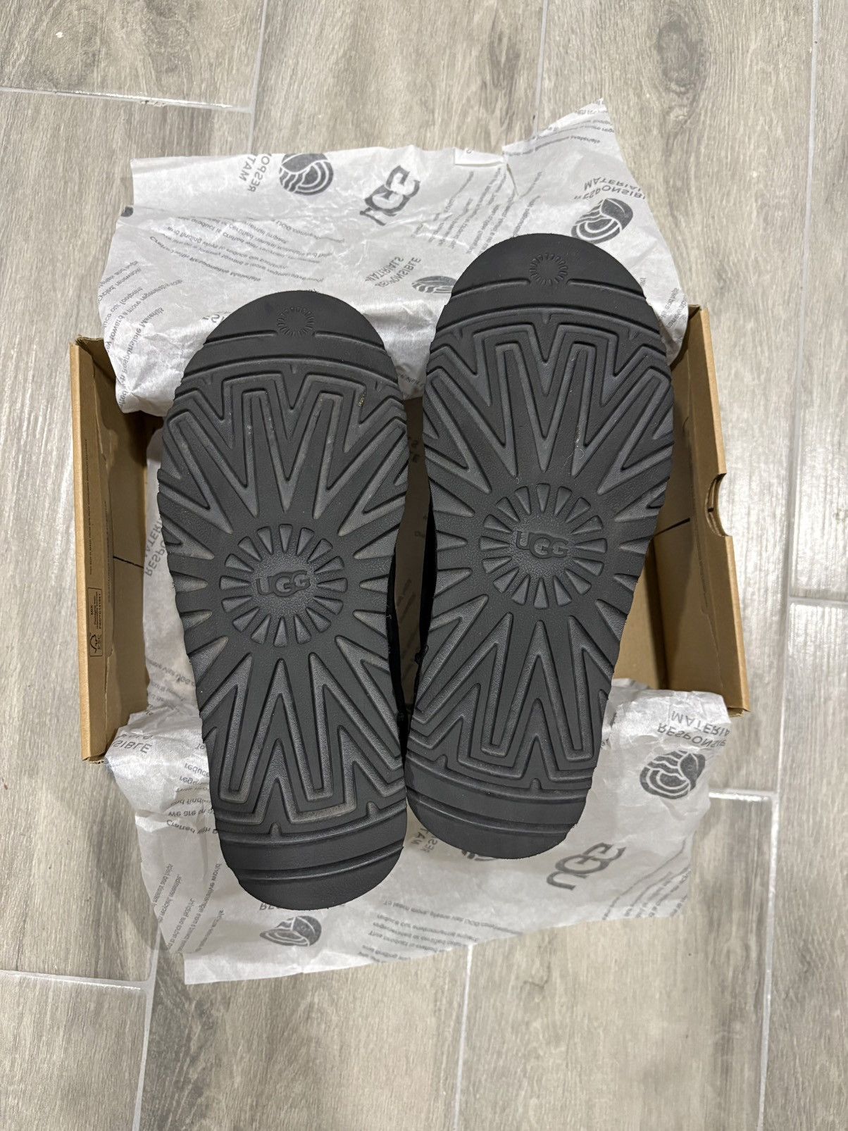 Ugg Ugg M Classic Slip-On Size US 10 / EU 43 - 5 Thumbnail