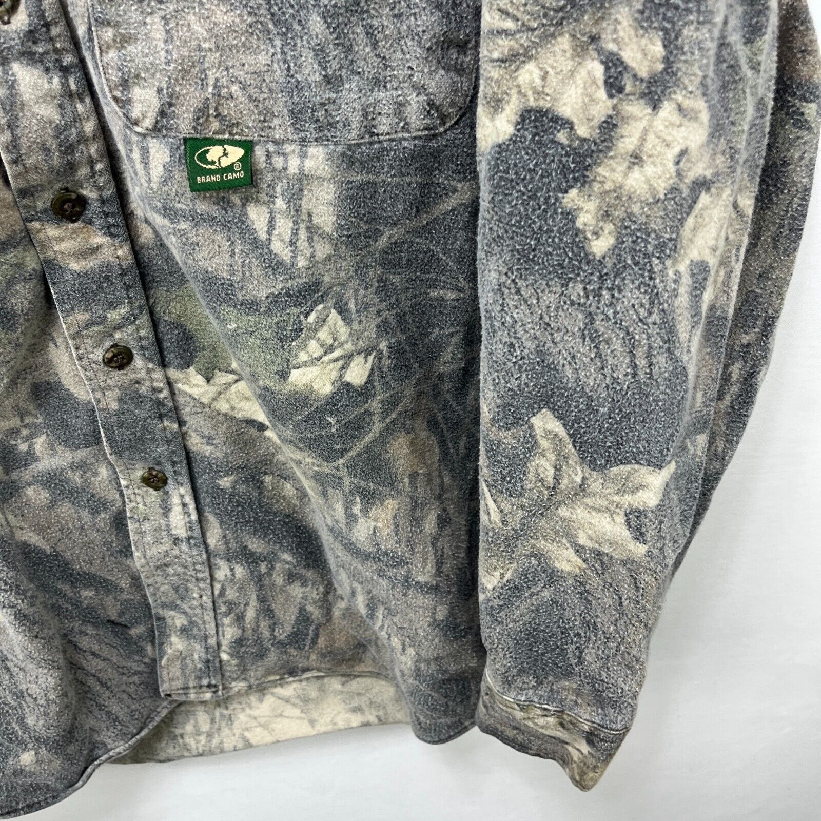 Vintage Vintage 90s Sun Faded Realtree Camo Mossy Button-Up Medium Size US M / EU 48-50 / 2 - 4 Thumbnail