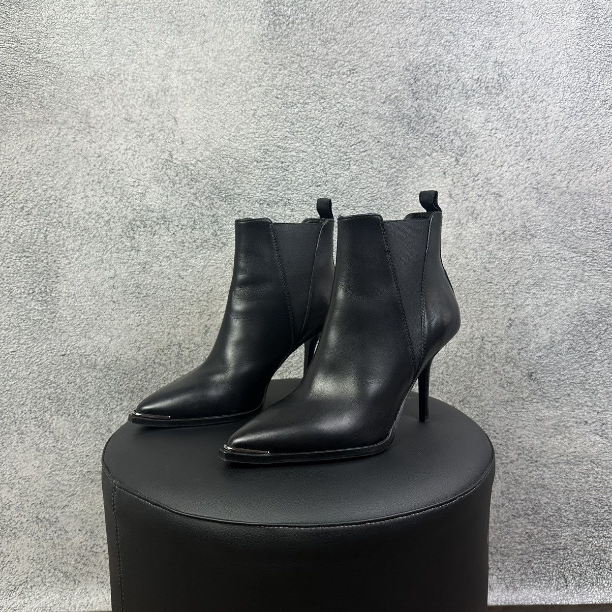 image of Acne Studios Vero Cuoio Leather Ankle Boots in Black, Women's (Size 8)