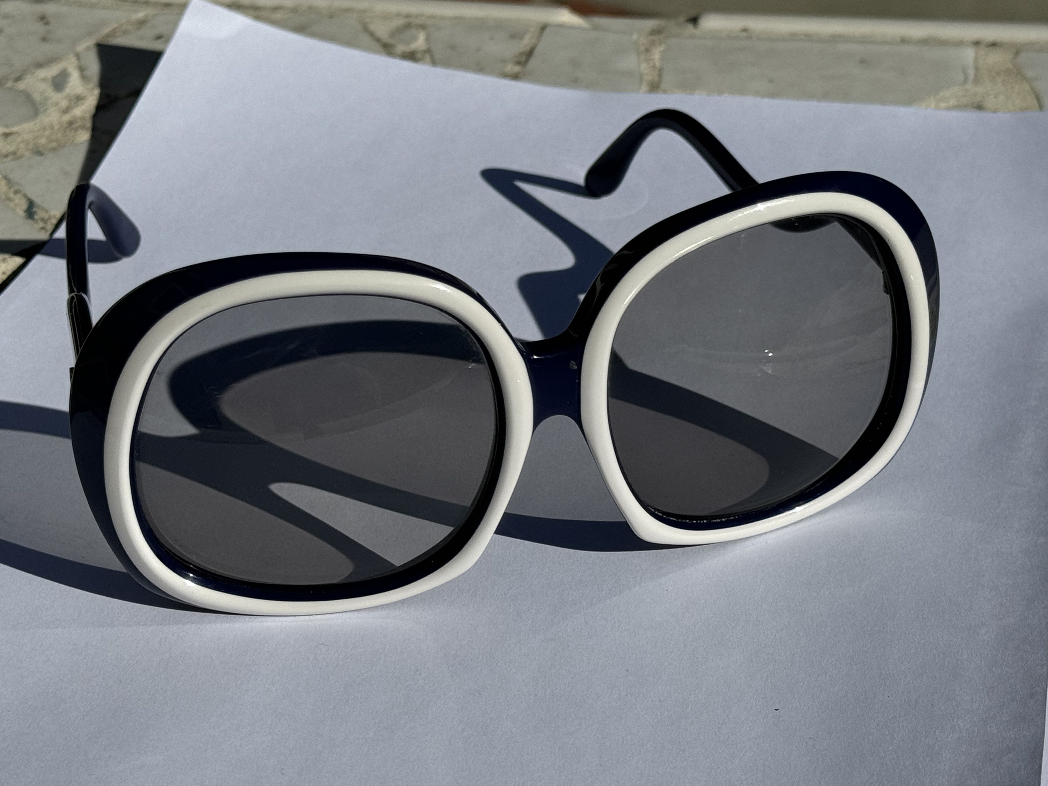 Vintage Vintage Oversized Sunglasses Size ONE SIZE - 2 Thumbnail