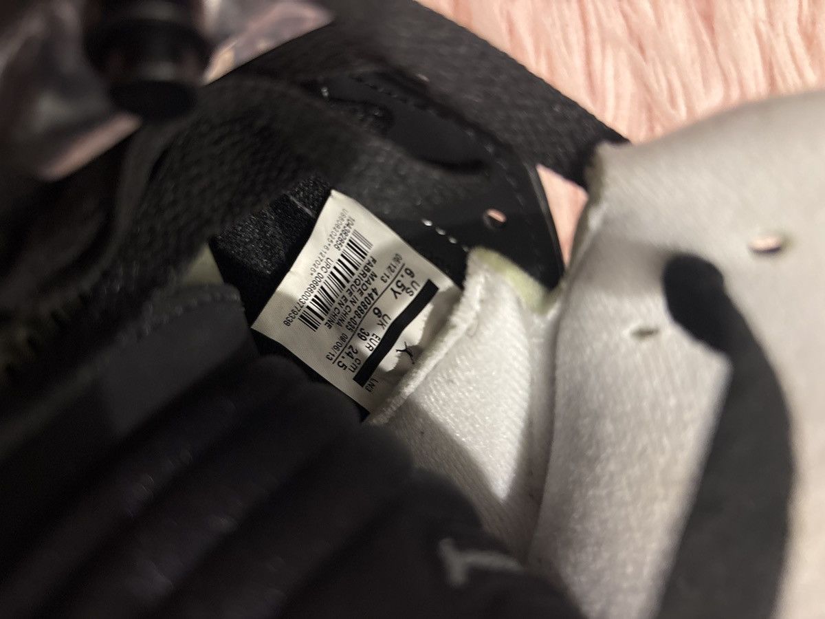 Jordan Brand Air Jordan 5 Oreo Size 6.5 – Clean Black/White Size US 6.5 / EU 39-40 - 3 Thumbnail