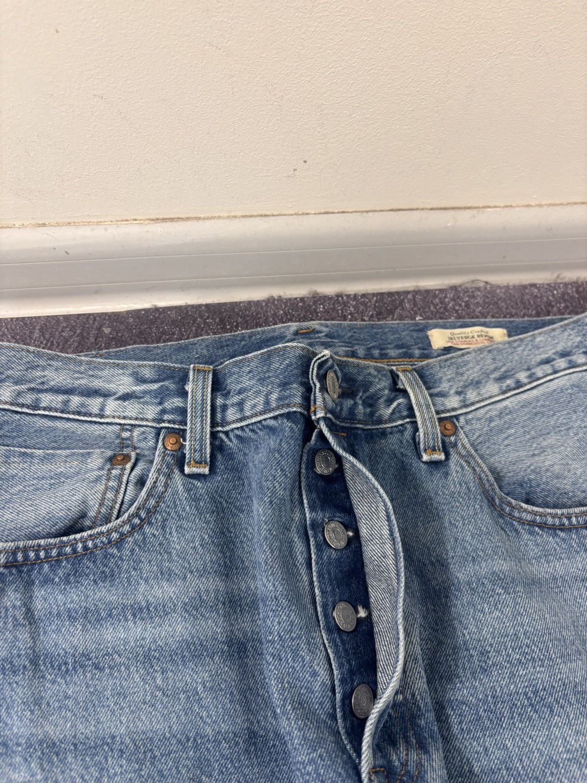 Levi's Levi’s 501 ‘90s Men’s Blue Straight Fit Selvedge Denim Jeans Size US 31 - 13 Thumbnail
