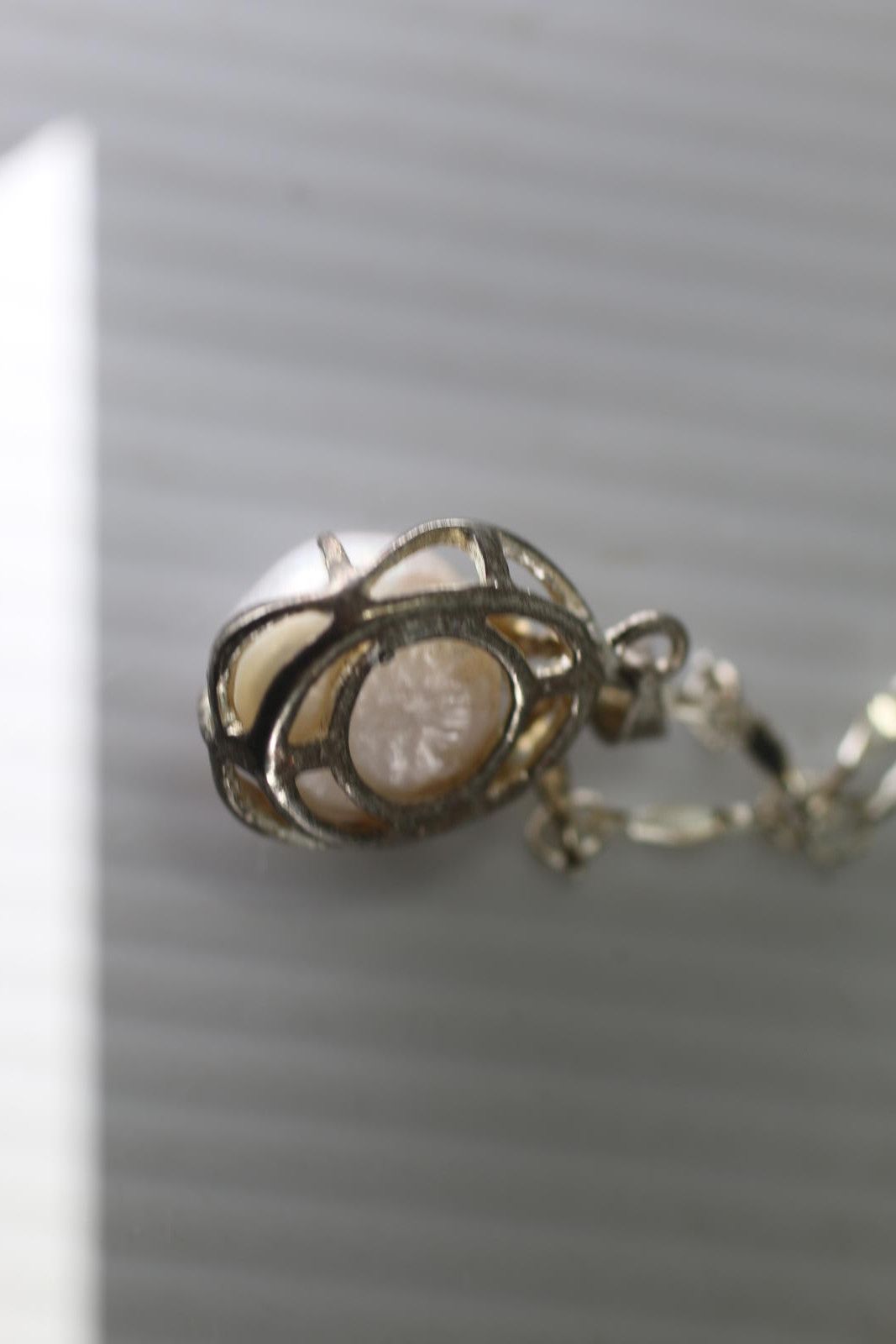 The Unbranded Brand Vintage Silver Tone Pearl Pendant Necklace Single Pearl Size ONE SIZE - 8 Thumbnail