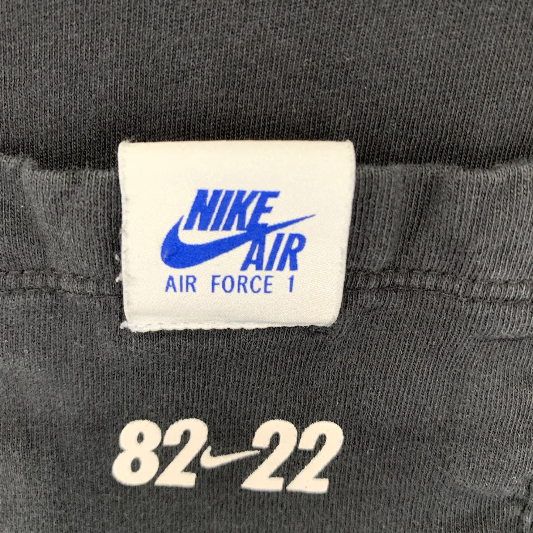 Nike VINTAGE Nike T-Shirt Men Medium Black 90s Retro Air Force One AF1 Logo Graphic Size US M / EU 48-50 / 2 - 4 Thumbnail