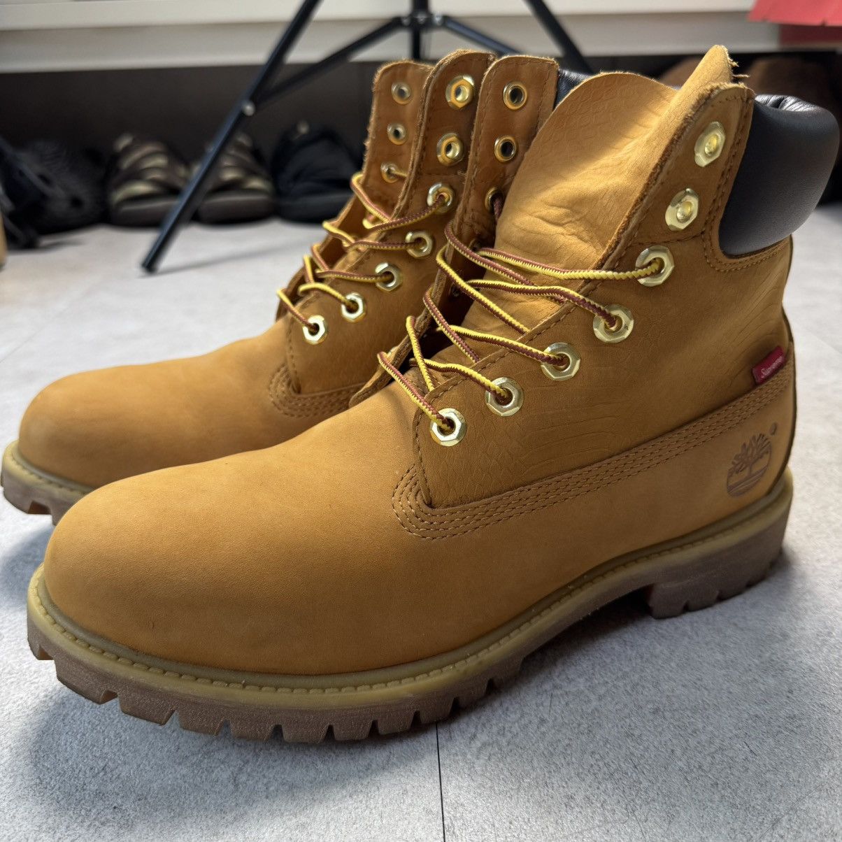 Supreme × Timberland Supreme Timberland Python Boots Size US 9 / EU 42 - 2 Thumbnail