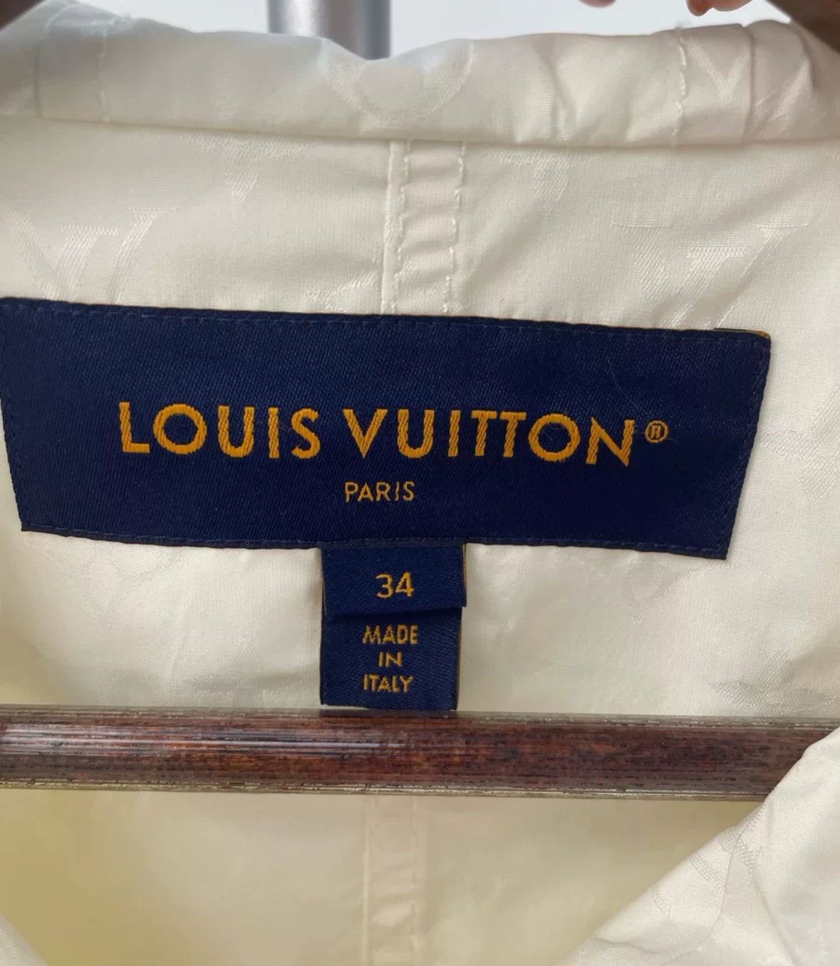 Louis Vuitton Louis Vuitton Off white full printed logo hooded jacket Size US S / EU 44-46 / 1 - 7 Thumbnail