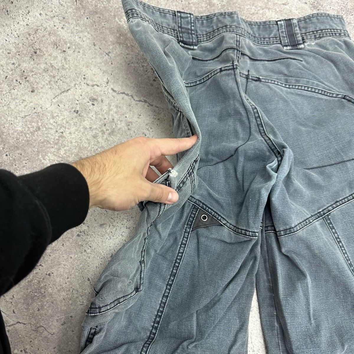 Helly Hansen Vintage 90s Helly Hansen Cargo washed distressed jeans y2k Size US 33 - 13 Thumbnail