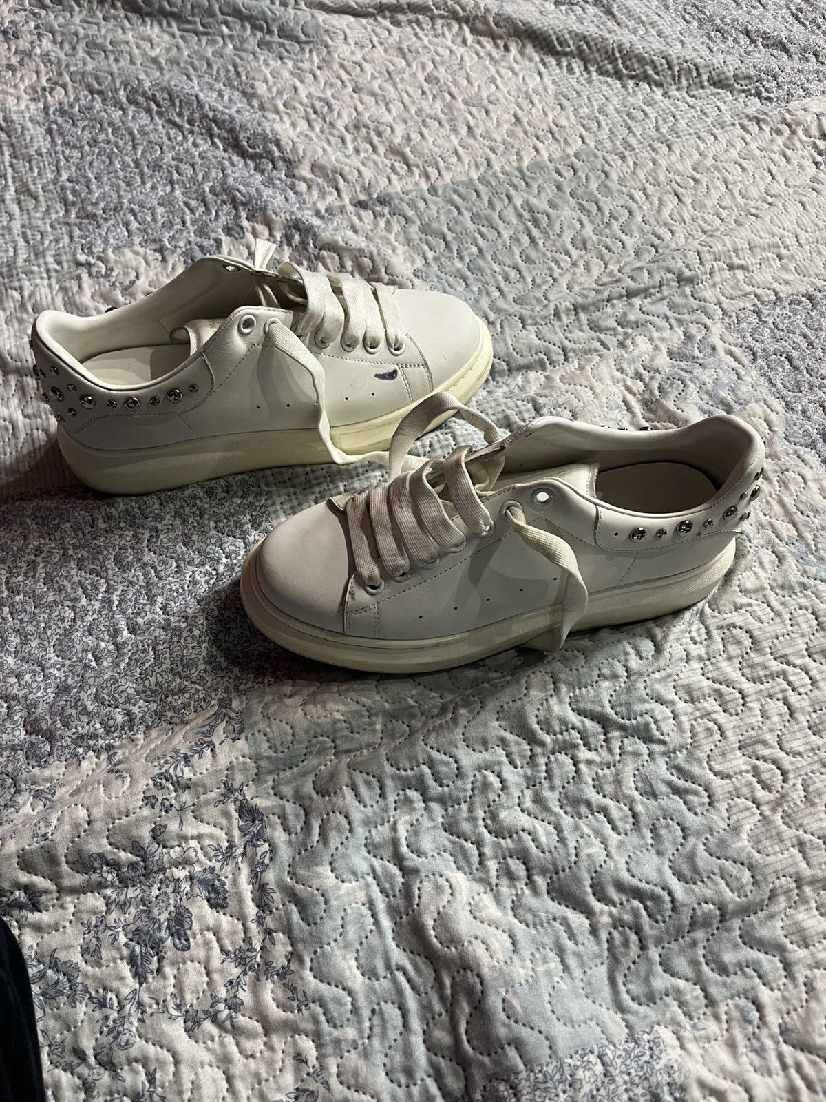 Alexander McQueen Alexander Mcqueen White Studded Oversized Low Top Sneakers Size US 12 / IT 42 - 10 Thumbnail