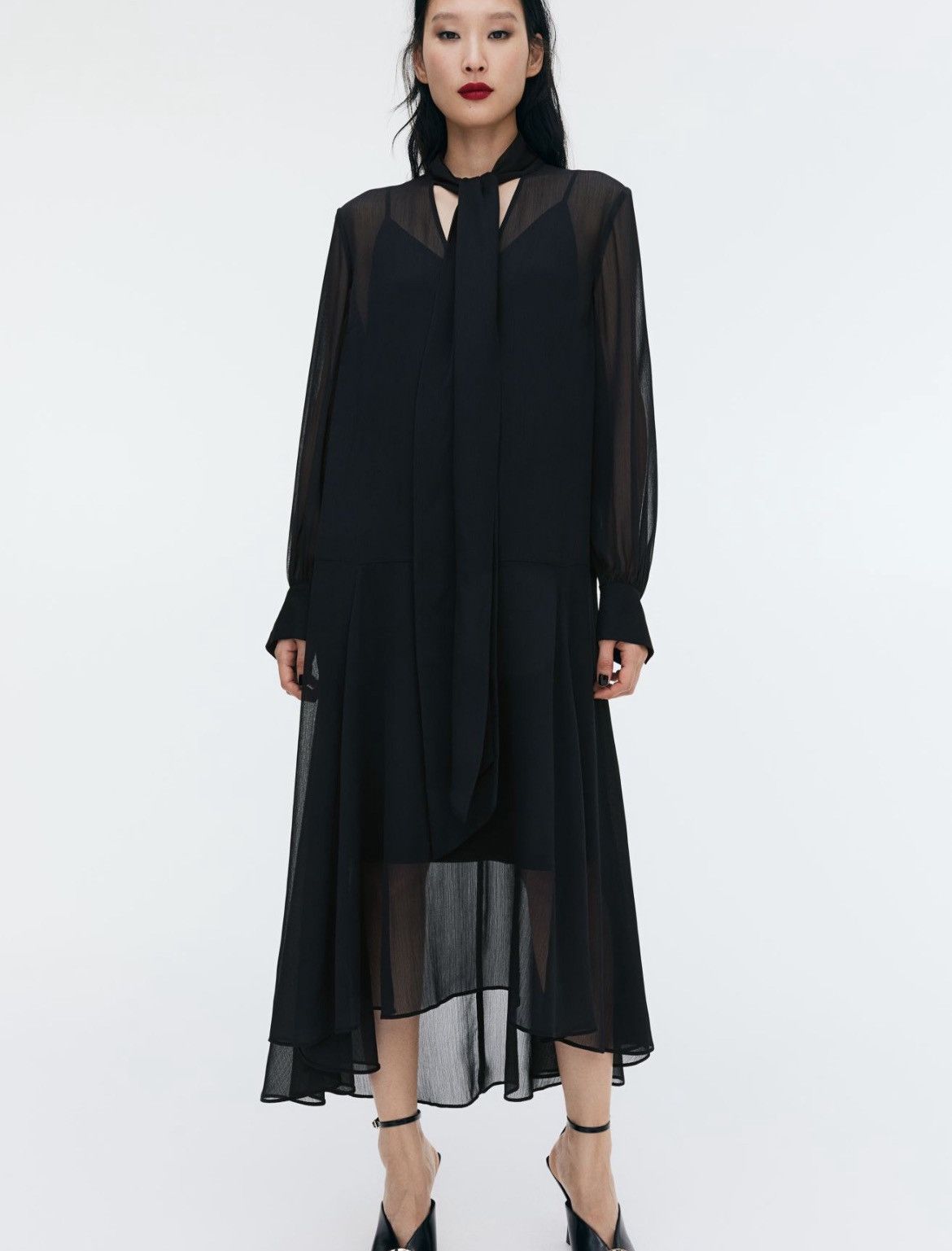 H & M tie neck dress