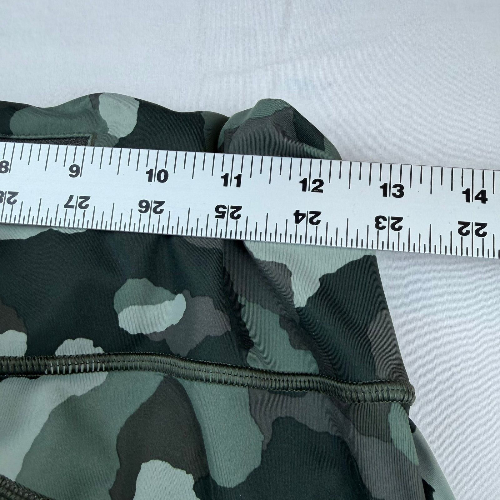Athleta Athleta Lightning Camo 7/8 Tight Leggings Size M Size 28" / US 6 / IT 42 - 5 Thumbnail