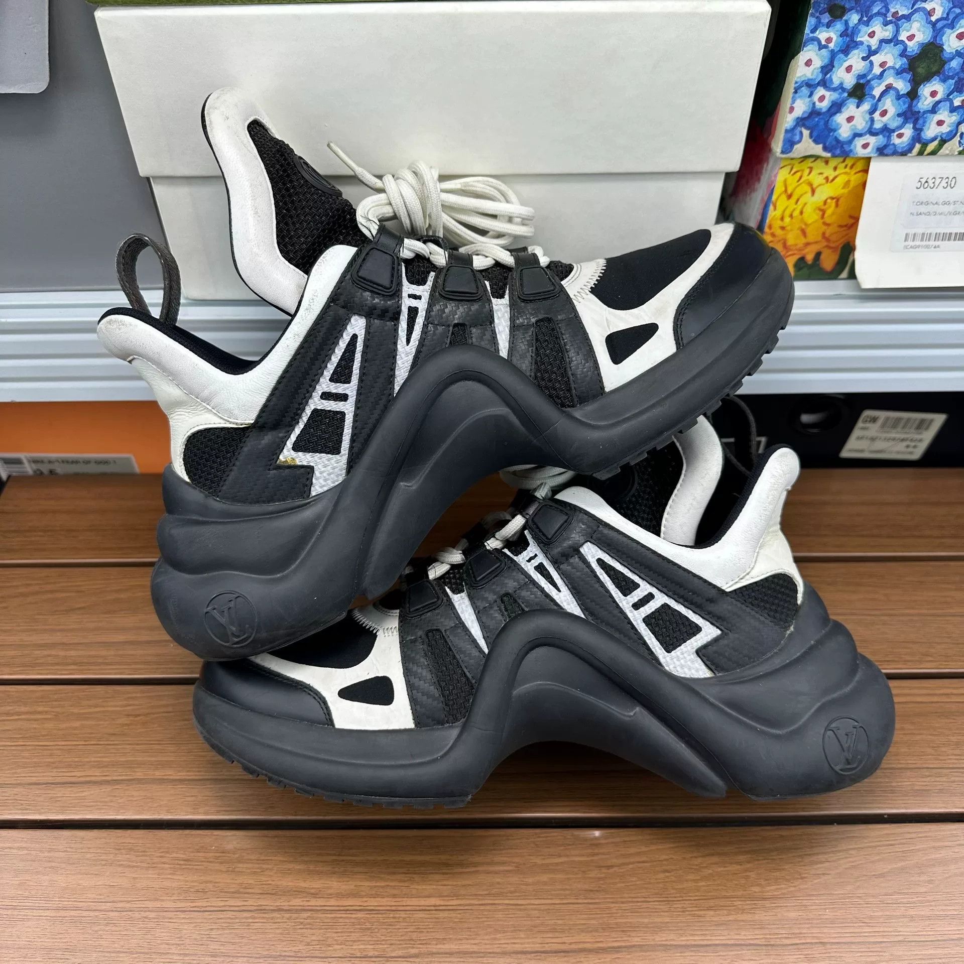 Louis Vuitton Louis Vuitton Black Lowtop Sneakers 5.5 Men Size US 5.5 / EU 38 - 1 Thumbnail