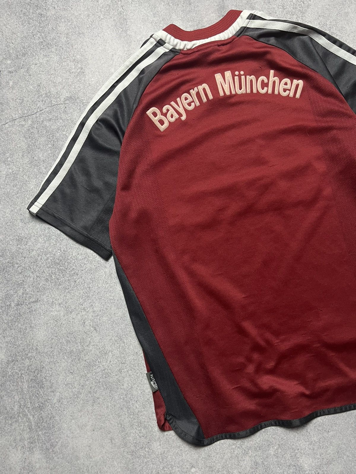 Vintage Vintage Adidas FC Bayern Munchen 2000-2001 Home Jersey Size US XS / EU 42 / 0 - 9 Thumbnail
