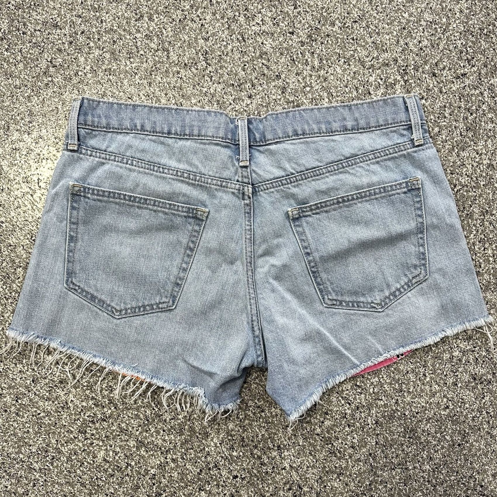 Gap Gap 1969 Denim Shorts Womens 8 29x3 Mid Rise Cut-Off 5-Pocket Style Button Closure Blue 3 Inseam Size 30" / US 8 / IT 44 - 4 Thumbnail