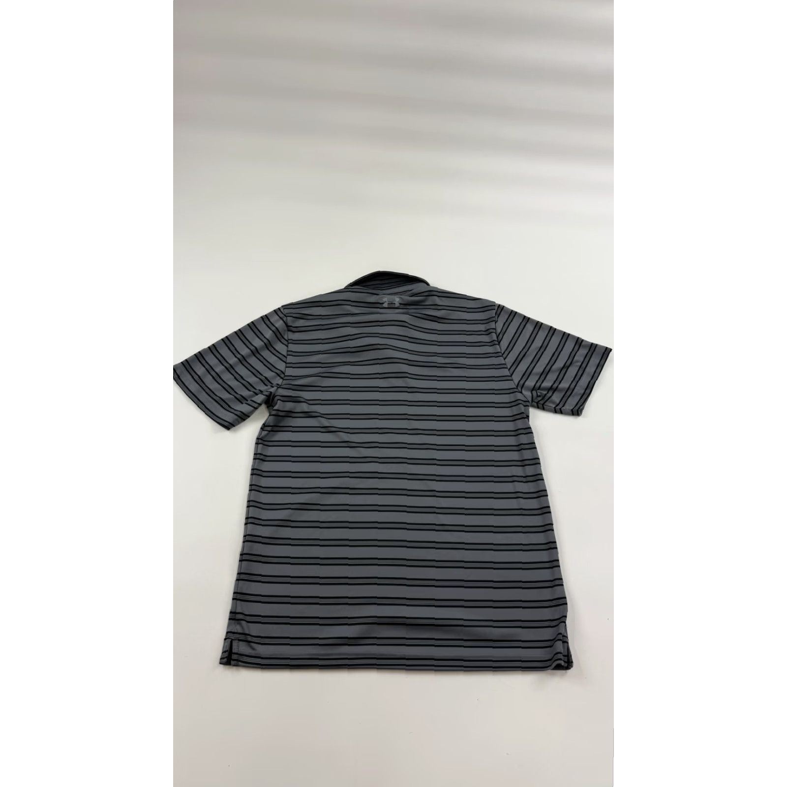 Under Armour Under Armour Shirt Mens M Gray Striped HeatGear Polo Golf Athletic Lightweight Size US M / EU 48-50 / 2 - 4 Thumbnail