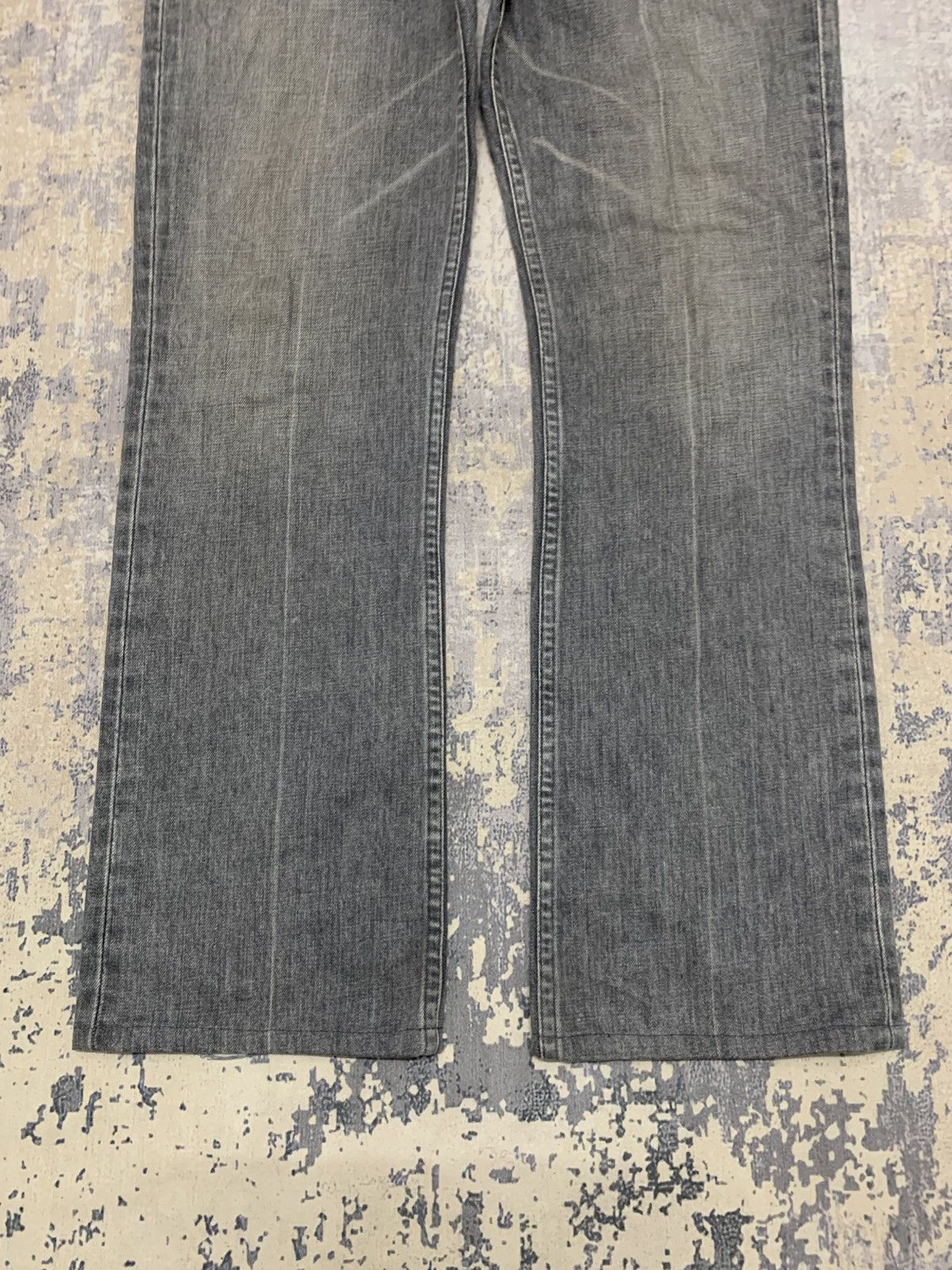 Levi's Vintage Levi's Washed Grey Flared Bootcut Jeans Y2K Red Tab Size US 32 / EU 48 - 3 Thumbnail