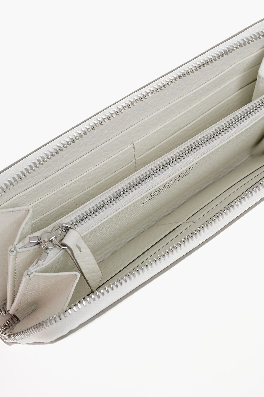 Maison Margiela og1mm0426 Size: OS / Hammered Leather Wallet in White Size ONE SIZE - 3 Thumbnail