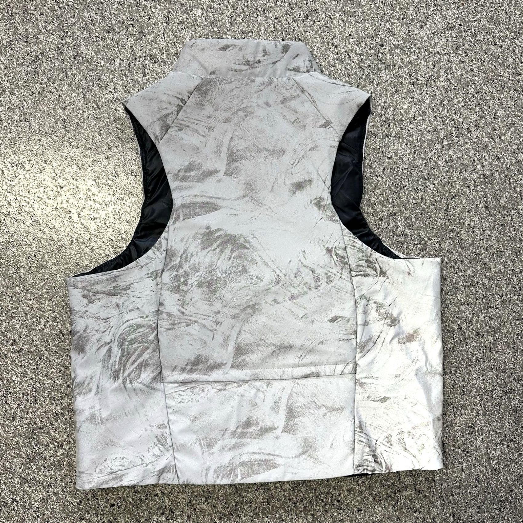 Nike Nike Swift Therma-FIT ADV Reflective Running Vest Womens L Jacket HV2762 078 Size L / US 10 / IT 46 - 2 Thumbnail