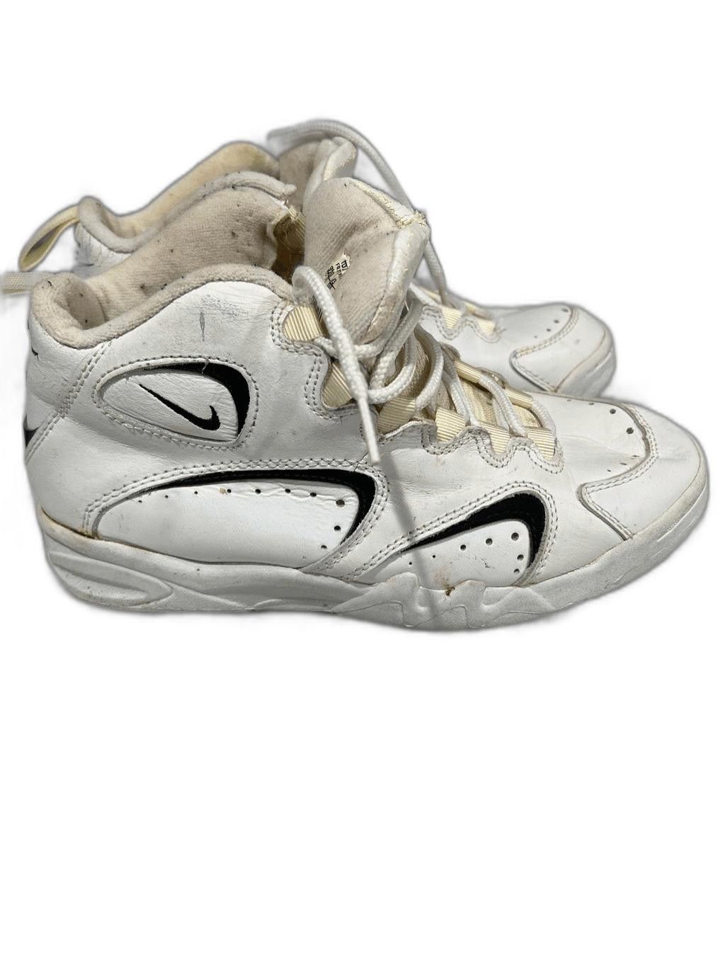 Nike Vintage Nike High-Top Basketball Shoes - White & Black Size US 8 / IT 38 - 1 Thumbnail