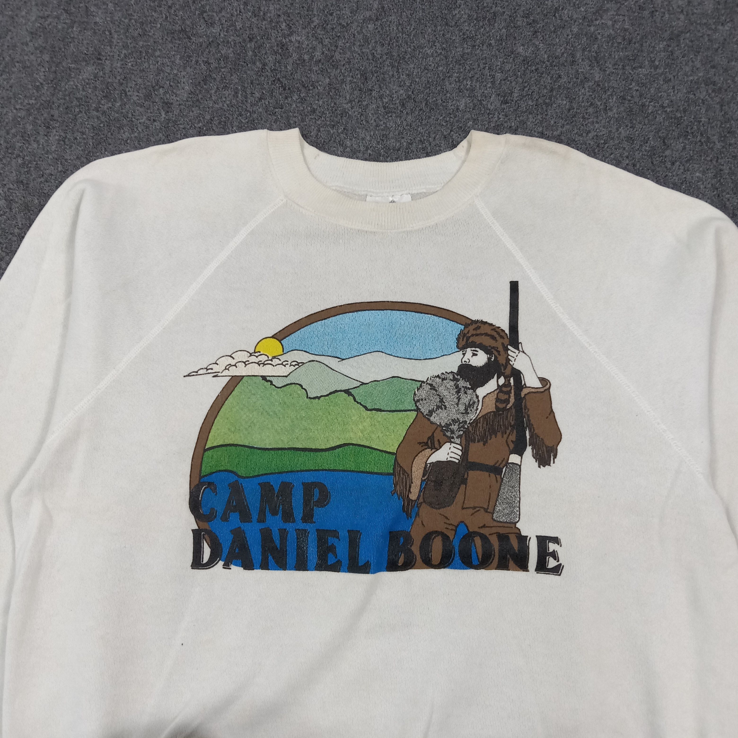 Vintage 90's Hanes Camp Daniel Boone Sweatshirt C286N13 Size US L / EU 52-54 / 3 - 2 Thumbnail
