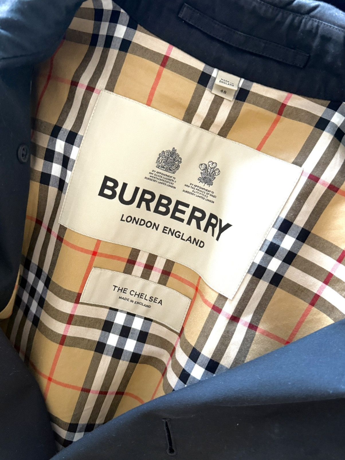 Burberry Burberry Men’s Chelsea trench Coat mid-lenght Black Size 48. Size US M / EU 48-50 / 2 - 4 Thumbnail