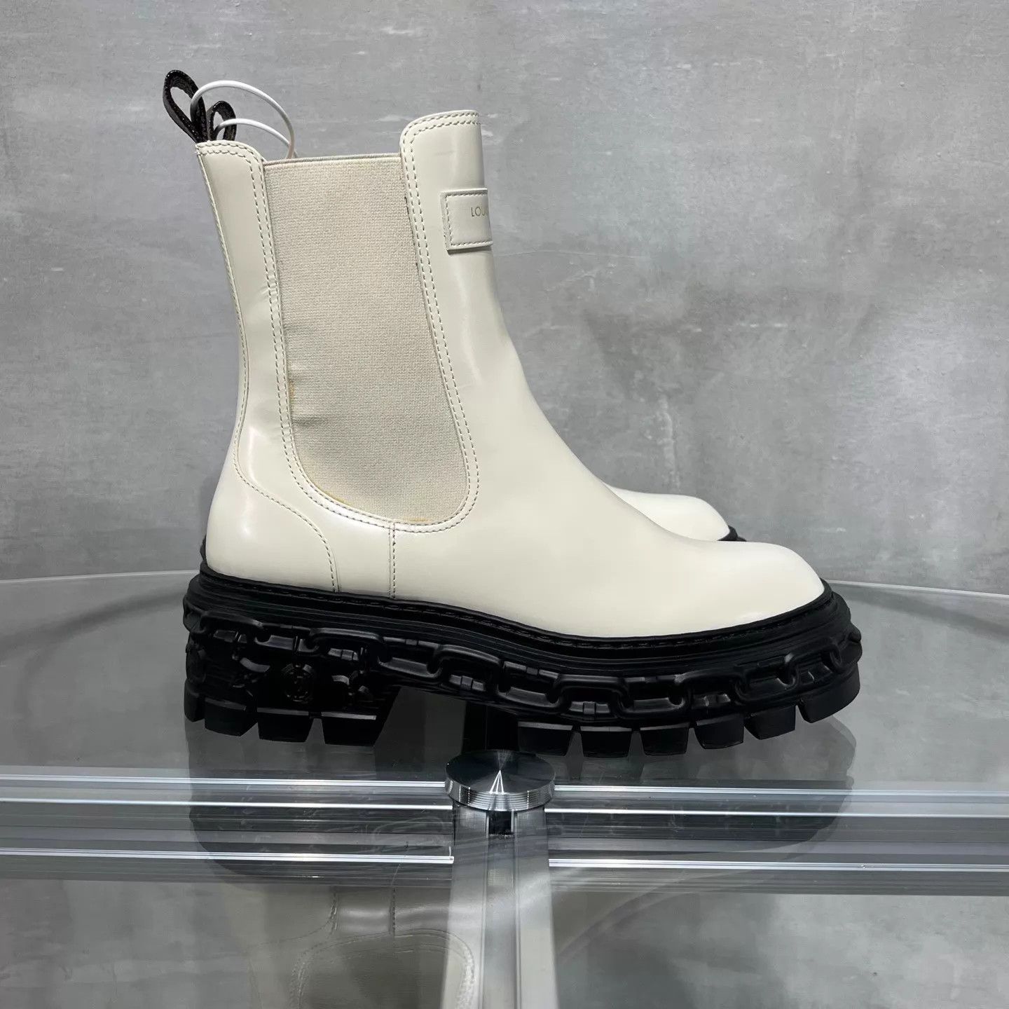 Louis Vuitton LV White Chelsea Boots EU 36 Size US 5.5 / IT 35.5 - 4 Thumbnail