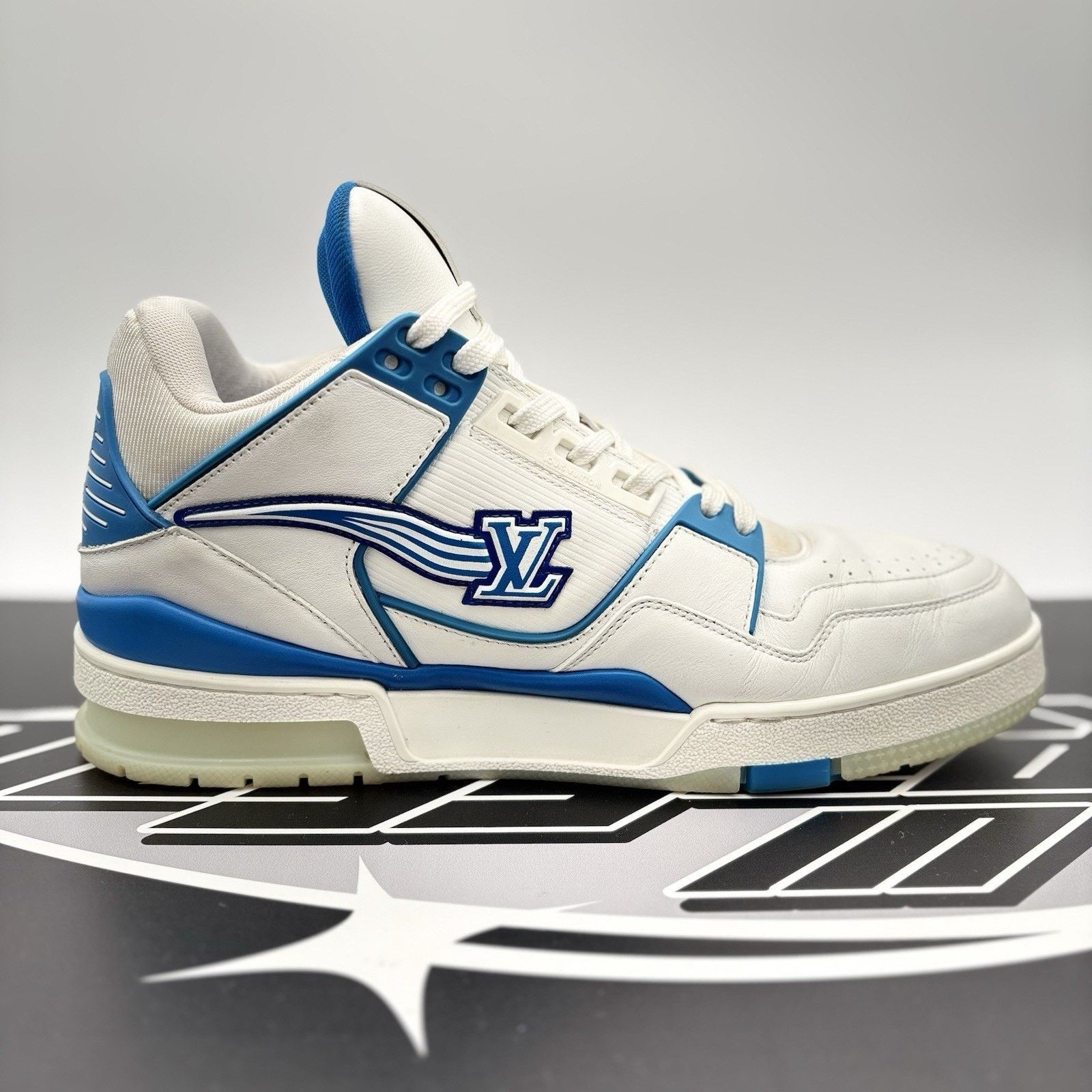 Louis Vuitton Louis Vuitton Trainer Mid ‘ White, Blue ’ | GREAT COND! Size US 10 / EU 43 - 13 Thumbnail