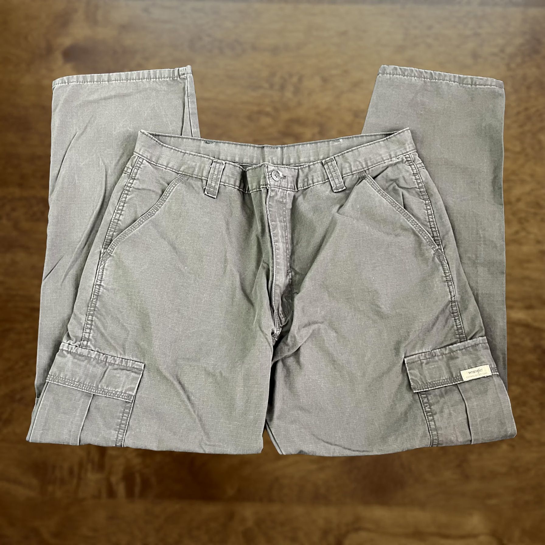 Wrangler Wrangler Mens Cargo Pants 36x32 Gray Ripstop Straight Leg Workwear Casual Size US 36 / EU 52 - 1 Thumbnail