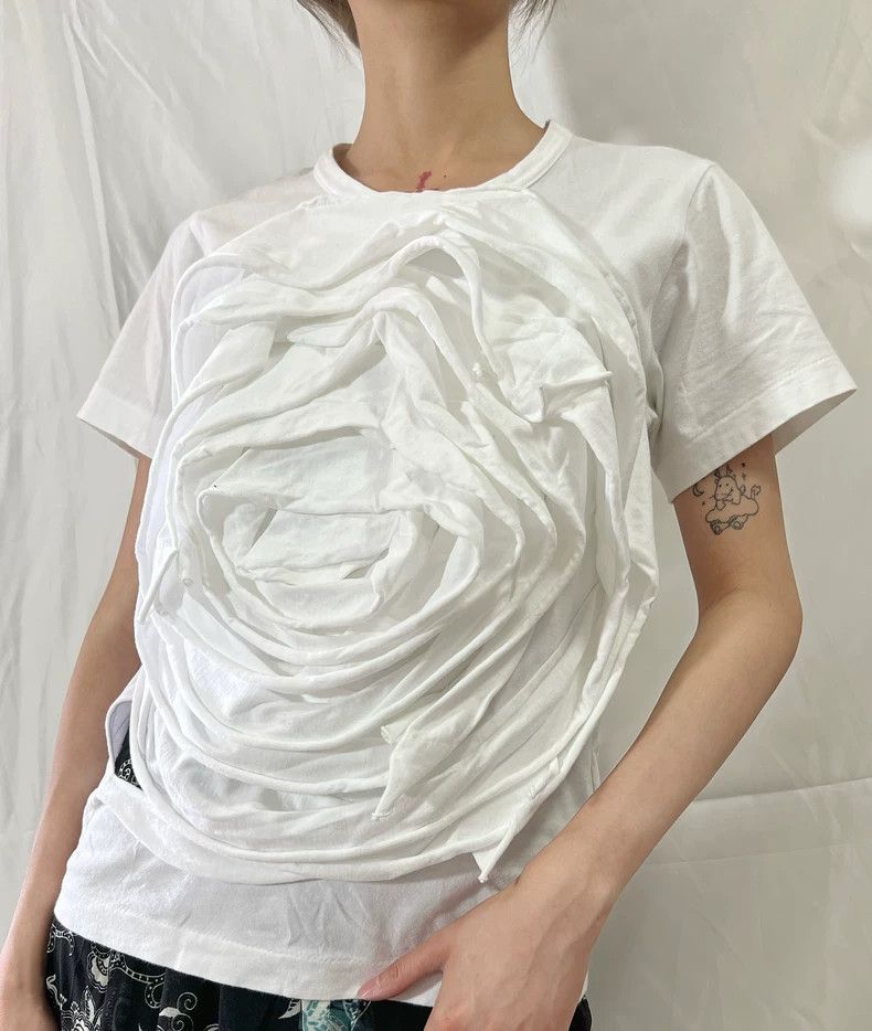 Comme des Garcons Comme Des Garcons White flower short sleeved shirt 2505-Nex Size XS / US 0-2 / IT 36-38 - 1 Thumbnail