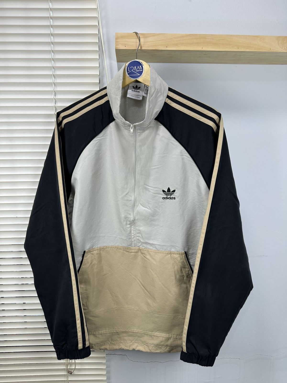 Adidas ADIDAS WOVEN SST ANORAK JACKET Size US L / EU 52-54 / 3 - 1 Thumbnail