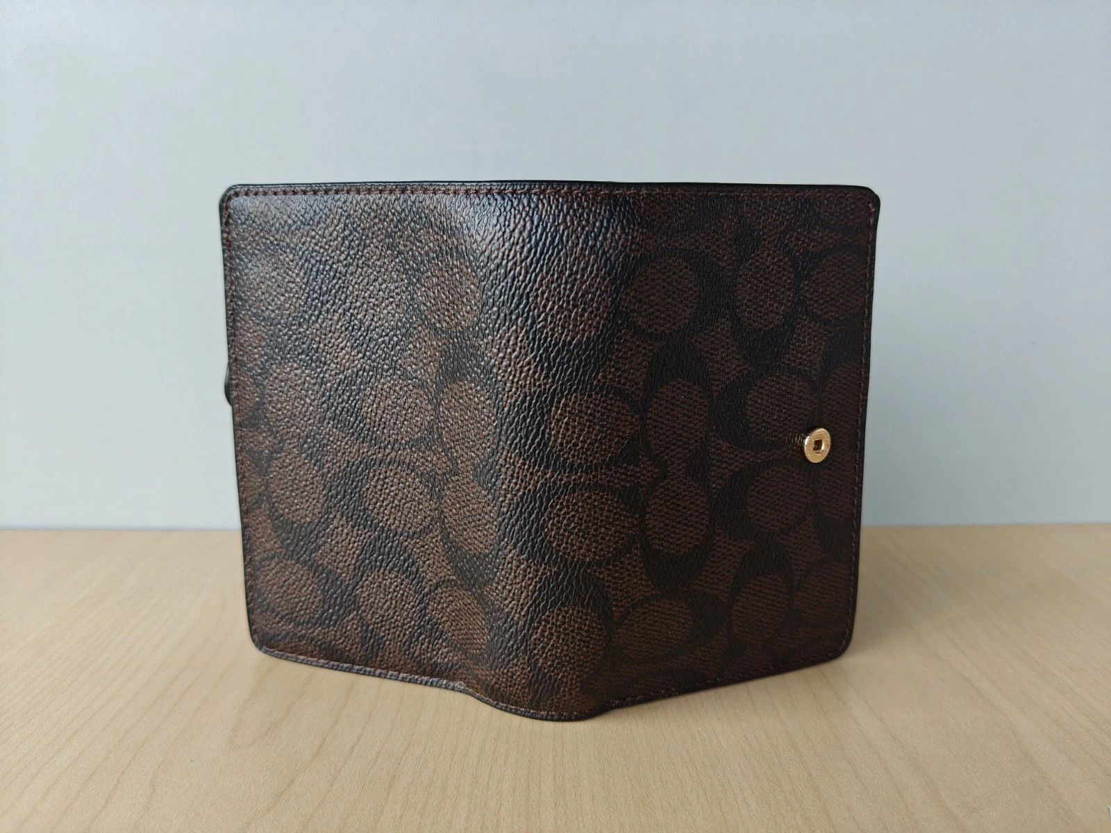 Coach Coach Medium Corner Zip Wallet In Signature T/1012 Size ONE SIZE - 7 Thumbnail