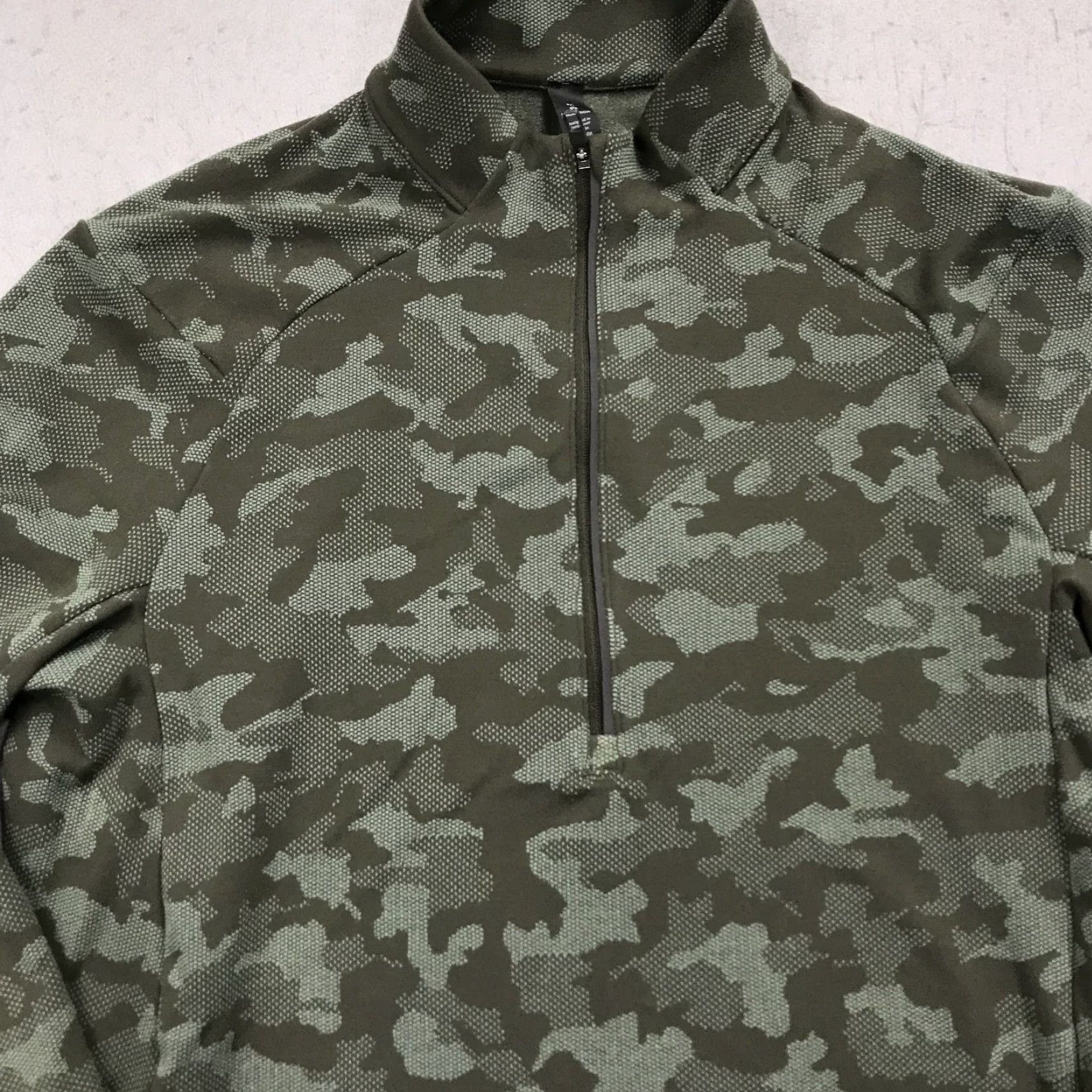 Lululemon Jacket Mens M Green Surge Warm Jacquard 1/4 Zip Camo Gym Shirt