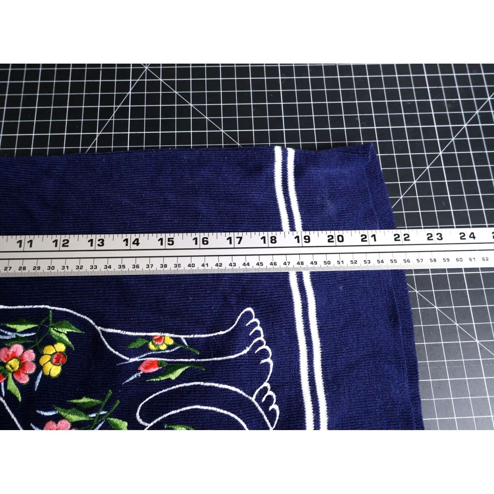 Vintage VINTAGE Leroy Knitwear Cat Embroidery Sweater Women XS Dark Blue Acrylic Knit Floral VTG Size S / US 4 / IT 40 - 6 Thumbnail