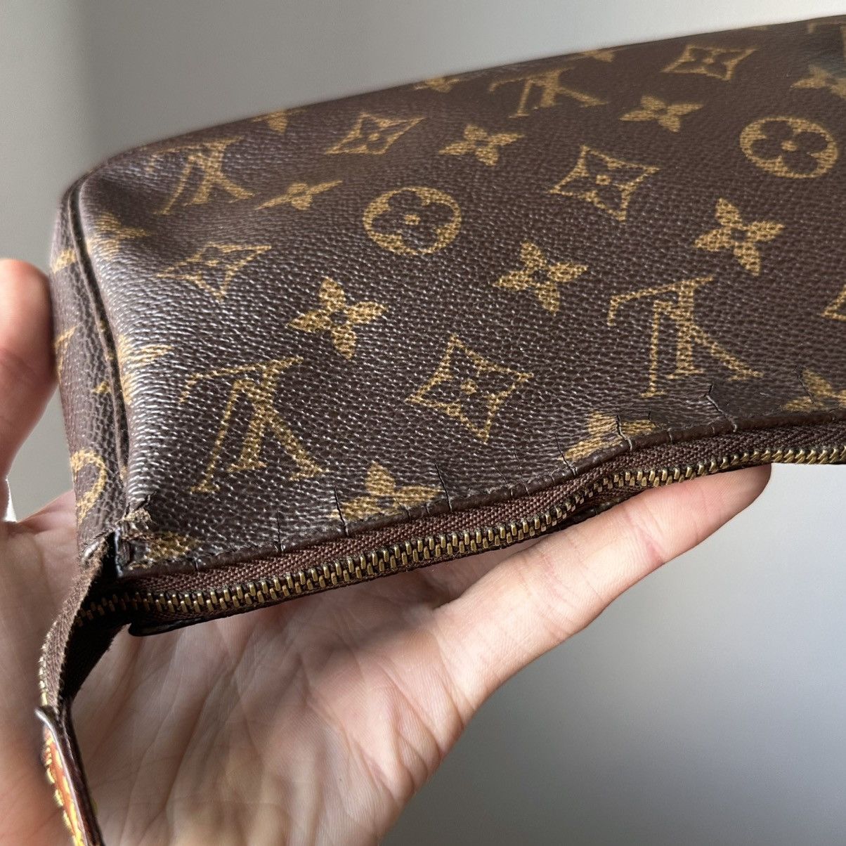 Louis Vuitton 1998s Louis Vuitton Vintage Monogram LV Pochette Bag SL0998 Size ONE SIZE - 14 Thumbnail