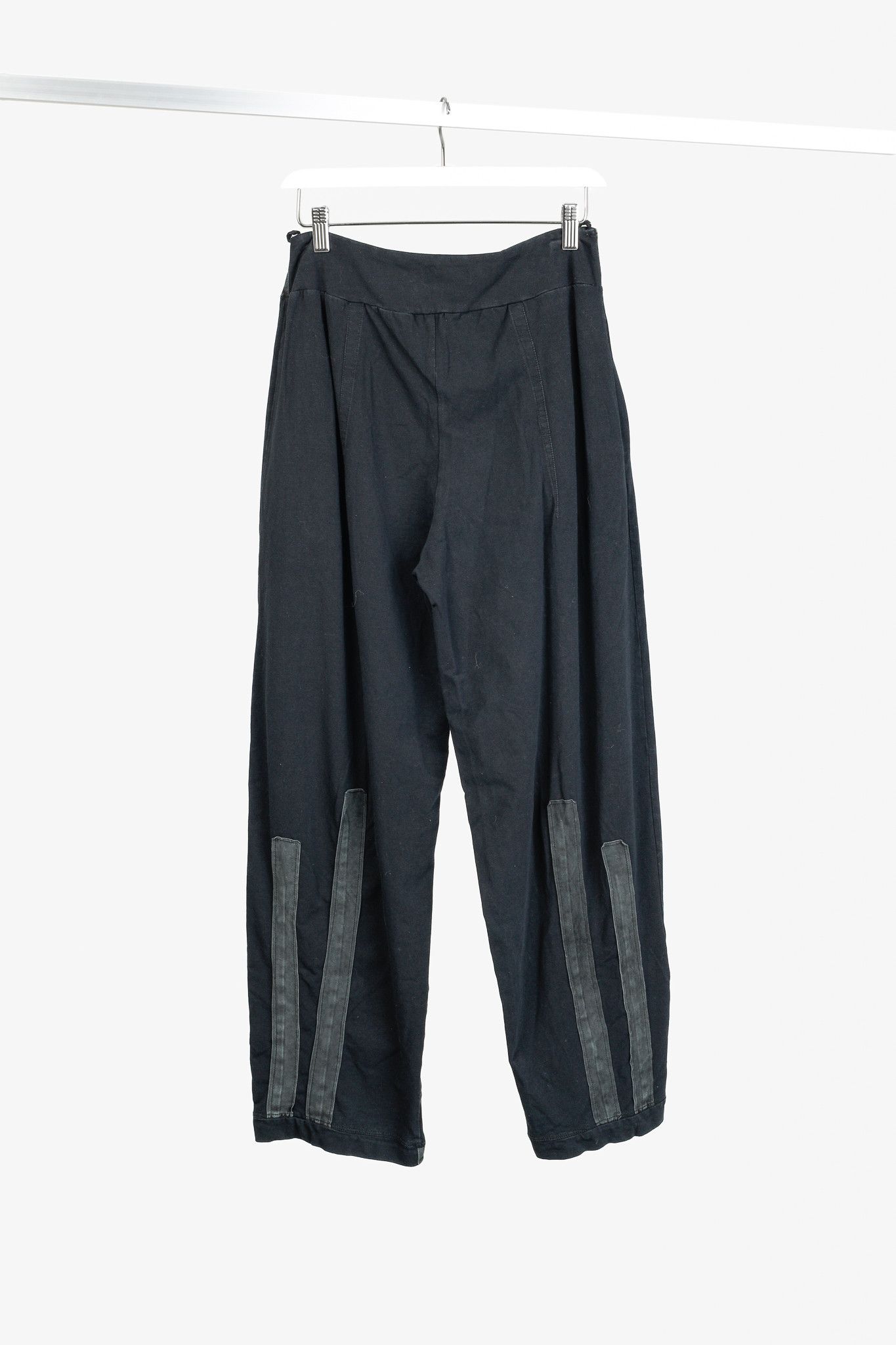 Ivan Grundahl Ivan Grundahl Black-Jersey Suede-Trim Wide Tapered-Leg Pants Size 27" / US 4 / IT 40 - 2 Thumbnail