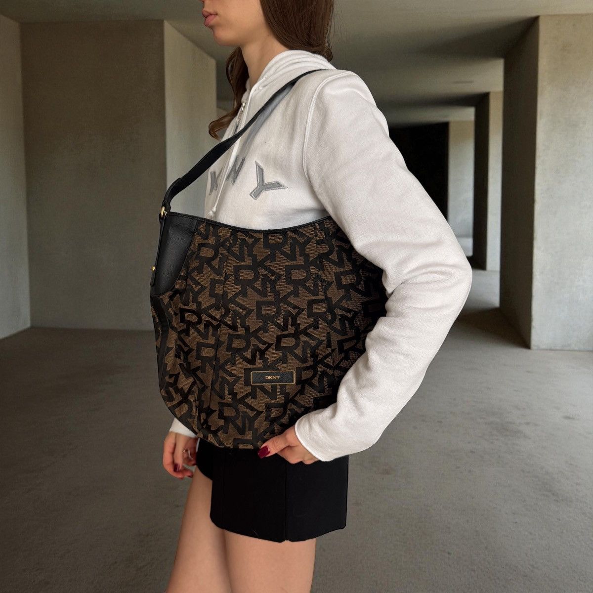 DKNY DKNY Vintage Y2K Glam Monogram Shoulder Bag Size ONE SIZE - 2 Thumbnail