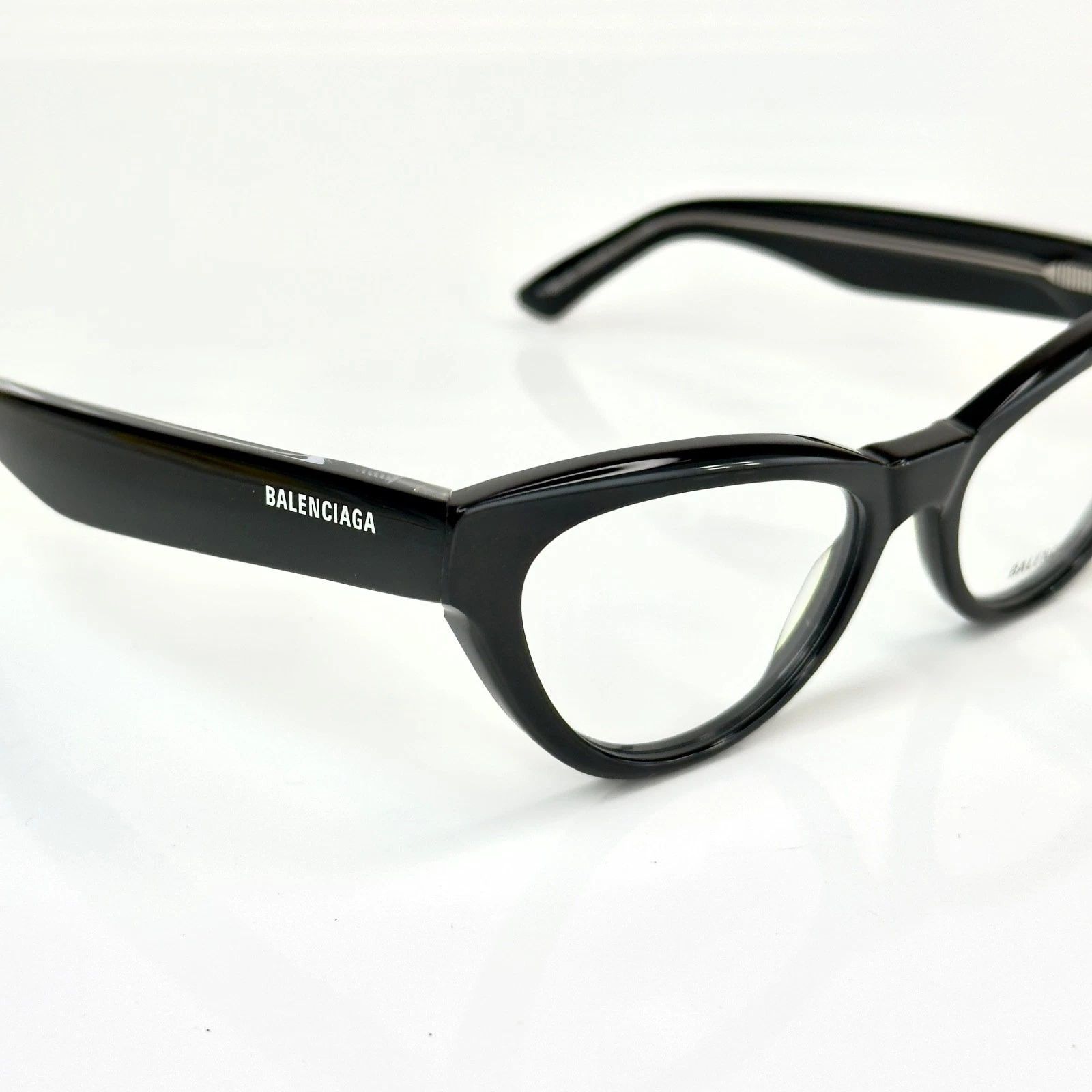 Balenciaga BALENCIAGA BB0241O Angular 0241 Black Optical Frame 001 Size ONE SIZE - 4 Thumbnail
