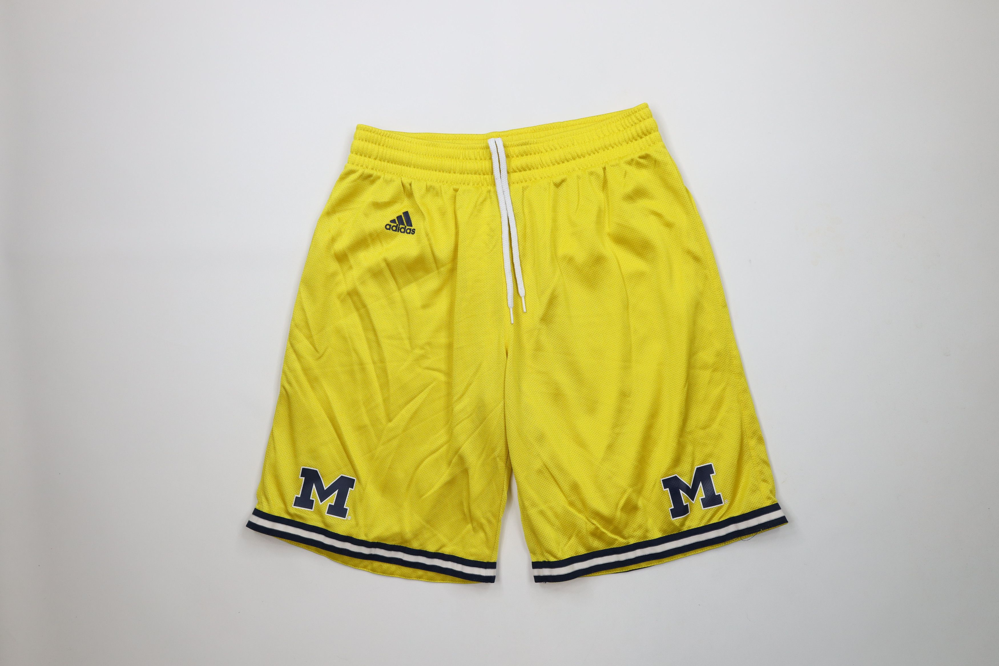 Adidas × Vintage Adidas University of Michigan Basketball Shorts Yellow Size US 34 / EU 50 - 1 Thumbnail