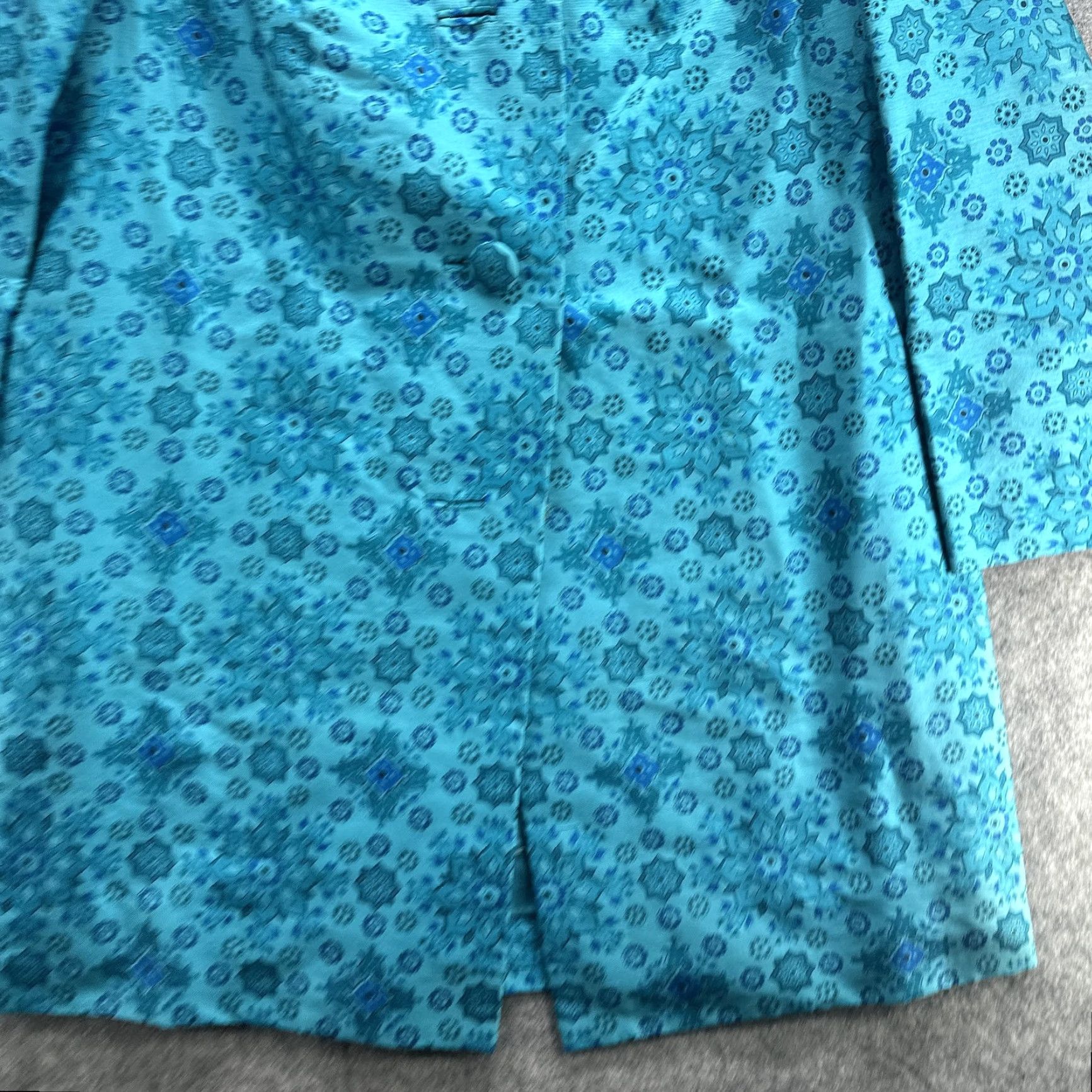 Vintage VINTAGE Bonwit Tailors Coat Womens M Turquoise Blue Floral Brocade 60s Overcoat Silk Lined Button Front Notched Collar Pockets Size M / US 6-8 / IT 42-44 - 5 Thumbnail
