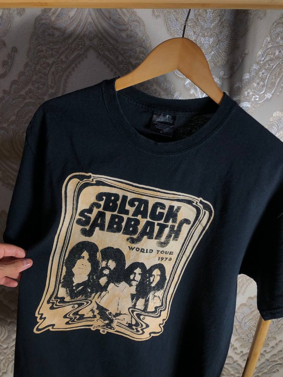 Black Sabbath VERY RARE BLACK SABBATH WORLD TOUR 1978 ROCK T-SHIRT Y2K 90s Size US L / EU 52-54 / 3 - 2 Thumbnail