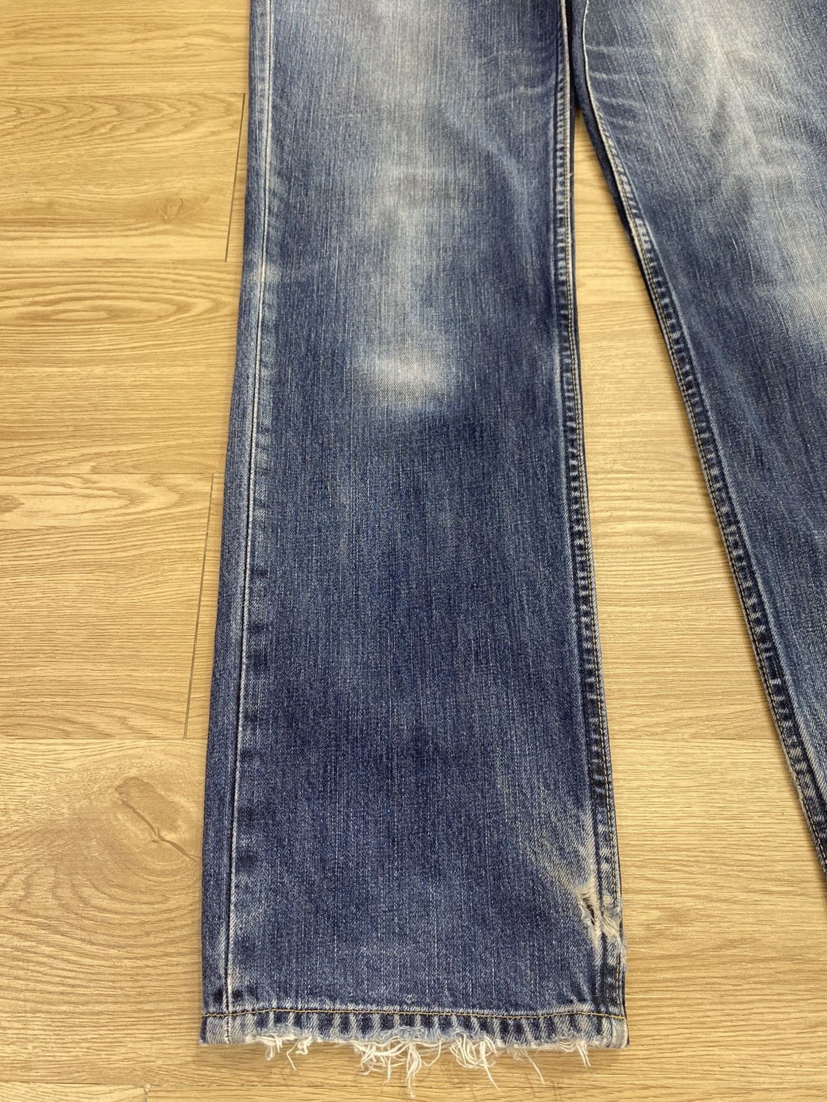 Levi's Levi’s Blue Wash Style Hairy Leg Jeans Size US 29 - 9 Thumbnail