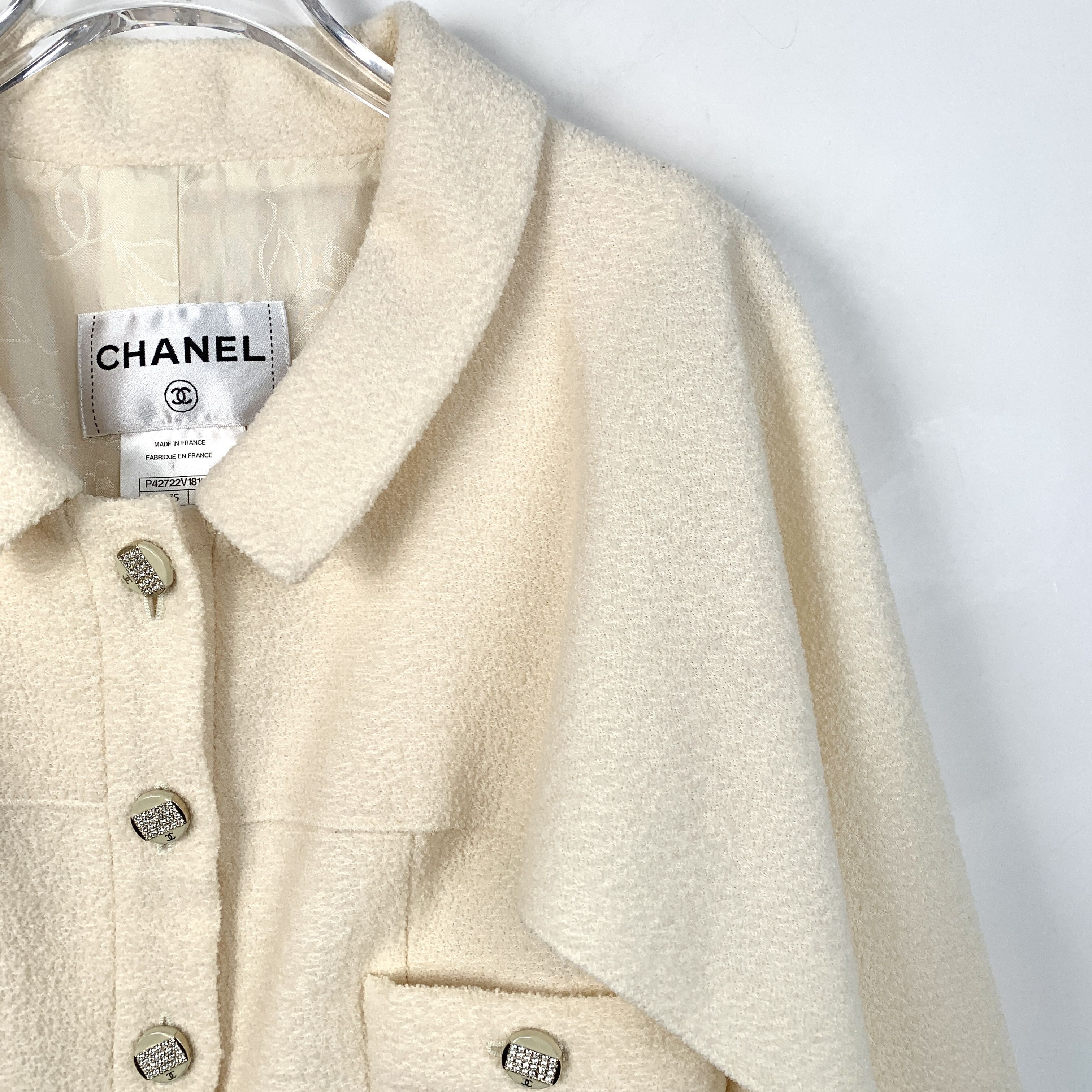 Chanel Chanel Beige Wool Cape with Double C Logo Buttons (Size XS) Size XS / US 0-2 / IT 36-38 - 7 Thumbnail