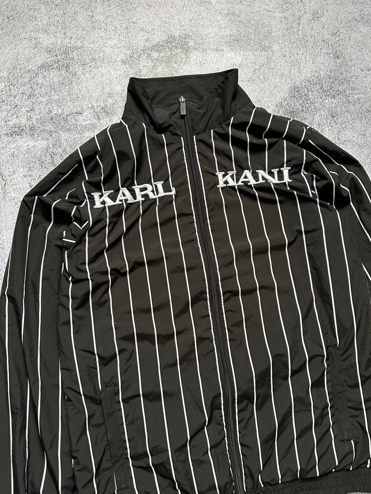 Karl Kani Vintage Karl Kani Zip Jacket Big Logo White Size US M / EU 48-50 / 2 - 4 Thumbnail